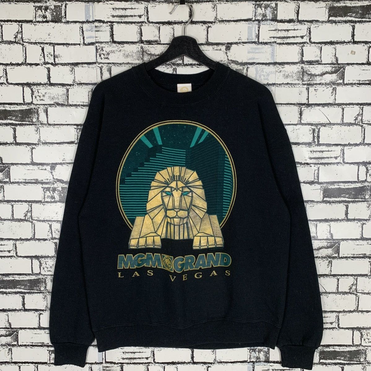 Vintage Vintage MGM Grand Las Vegas Sweatshirt Size US M / EU 48-50 / 2 - 1 Thumbnail