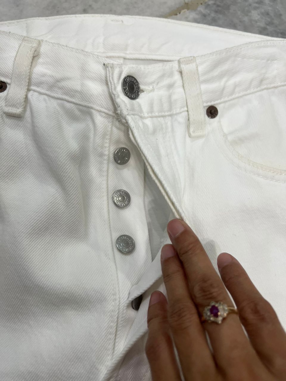 Levi's Vintage 1990’s Levis 501 white colour Size US 32 / EU 48 - 4 Thumbnail