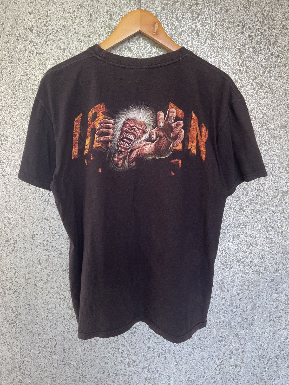 Band Tees 🔥 Vintage 90s Vintage Iron Maiden t shirt distressed Size US L / EU 52-54 / 3 - 4 Thumbnail