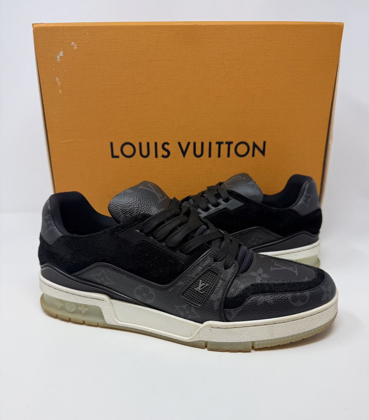 Louis Vuitton Louis Vuitton Trainer Sneaker Black Monogram Size US 9 / EU 42 - 1 Thumbnail