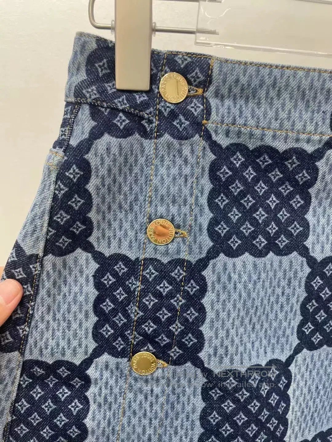 Louis Vuitton Louis Vuitton SS24 Checked A-Line Denim Skirt. Size 33" - 4 Thumbnail
