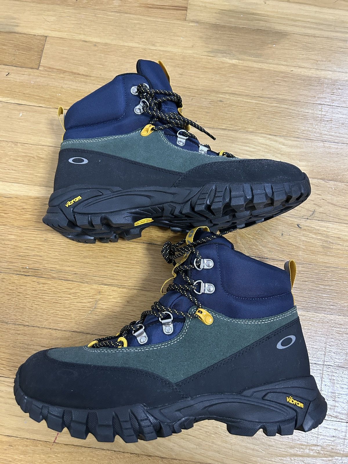 Oakley boots