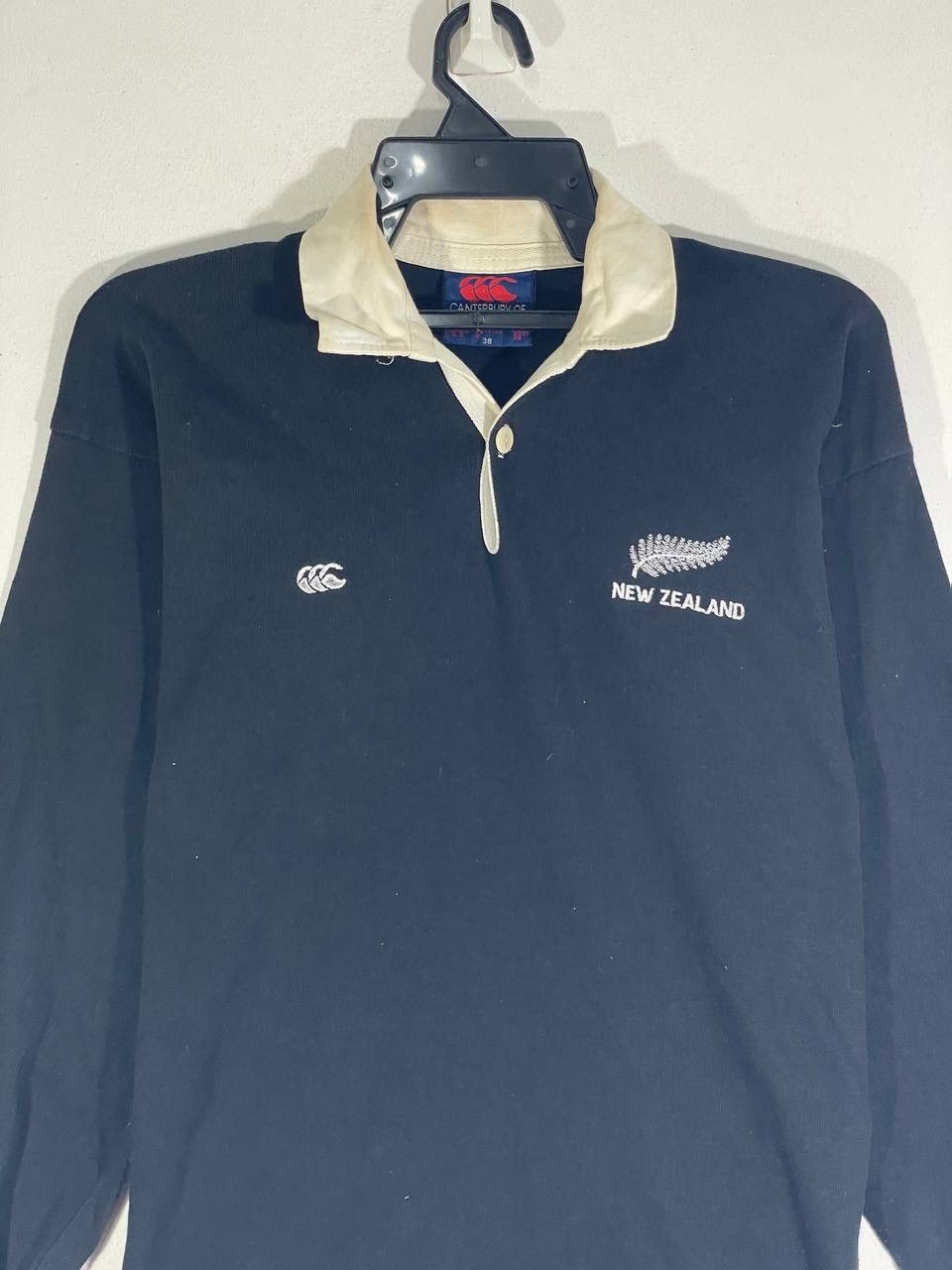 Canterbury of New Zealand Vintage 90s canterbury all blacks rugby shirt size S Size US S / EU 44-46 / 1 - 6 Thumbnail