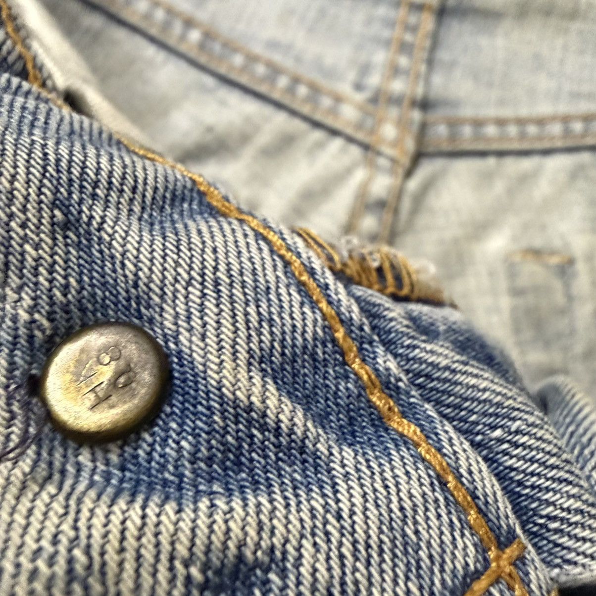 Beauty Beast 90s Levis 505 Distressed Aging Denim y2k Style Size US 28 / EU 44 - 12 Thumbnail