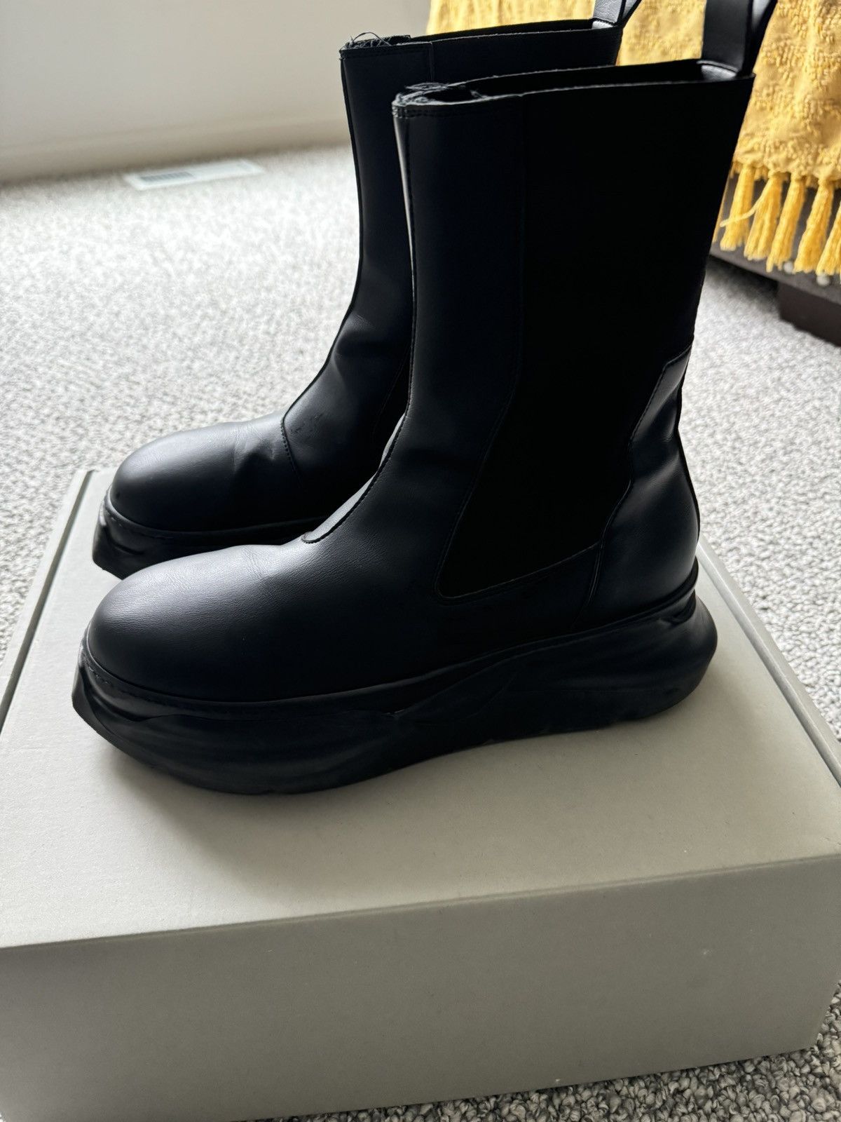 Rick Owens Drkshdw Rick Owen’s Drkshdw Beetle boot Size US 10 / EU 43 - 2 Thumbnail