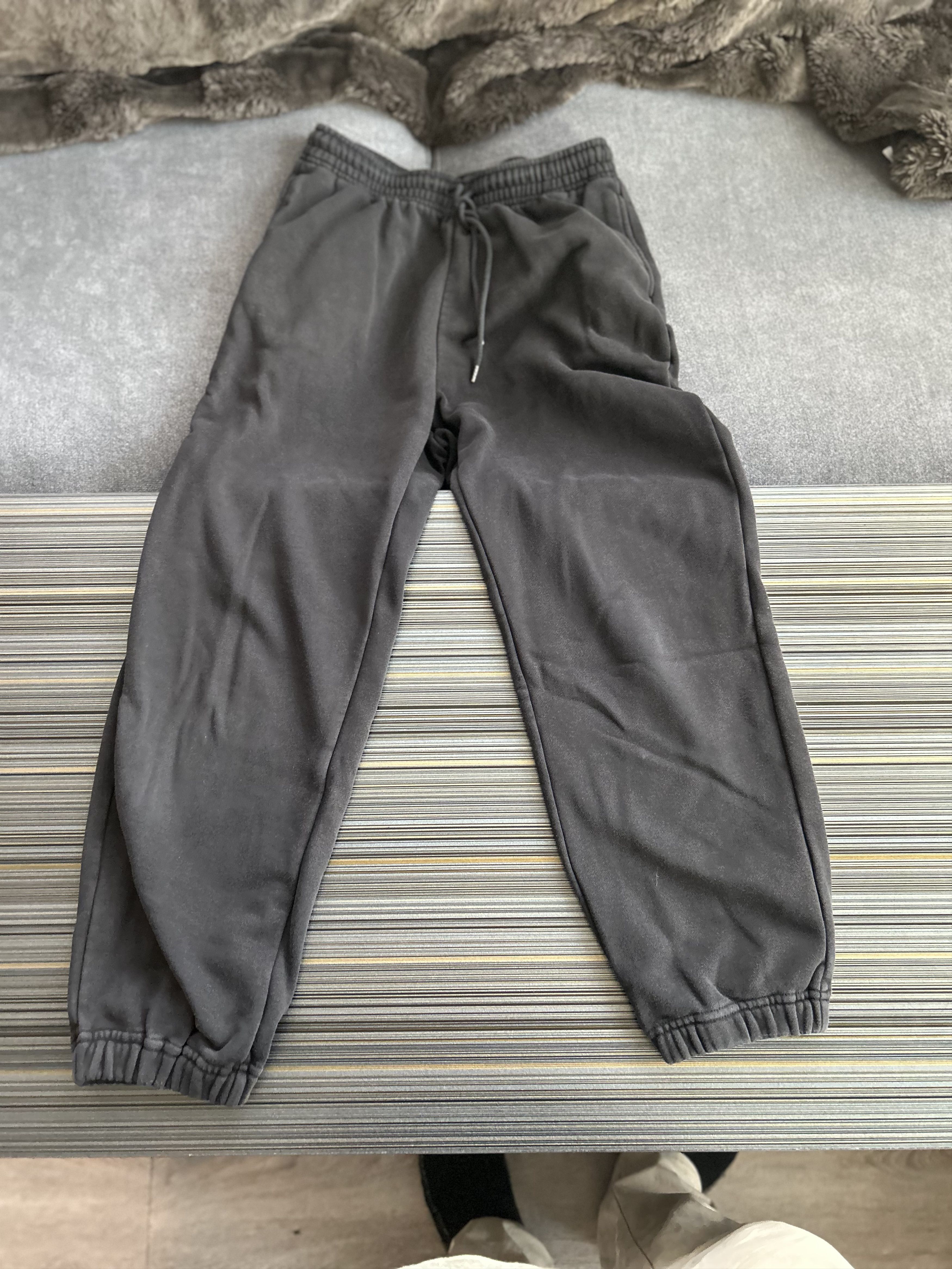Uniqlo Uniqlo Grey sweatpants Size 35" - 1 Thumbnail