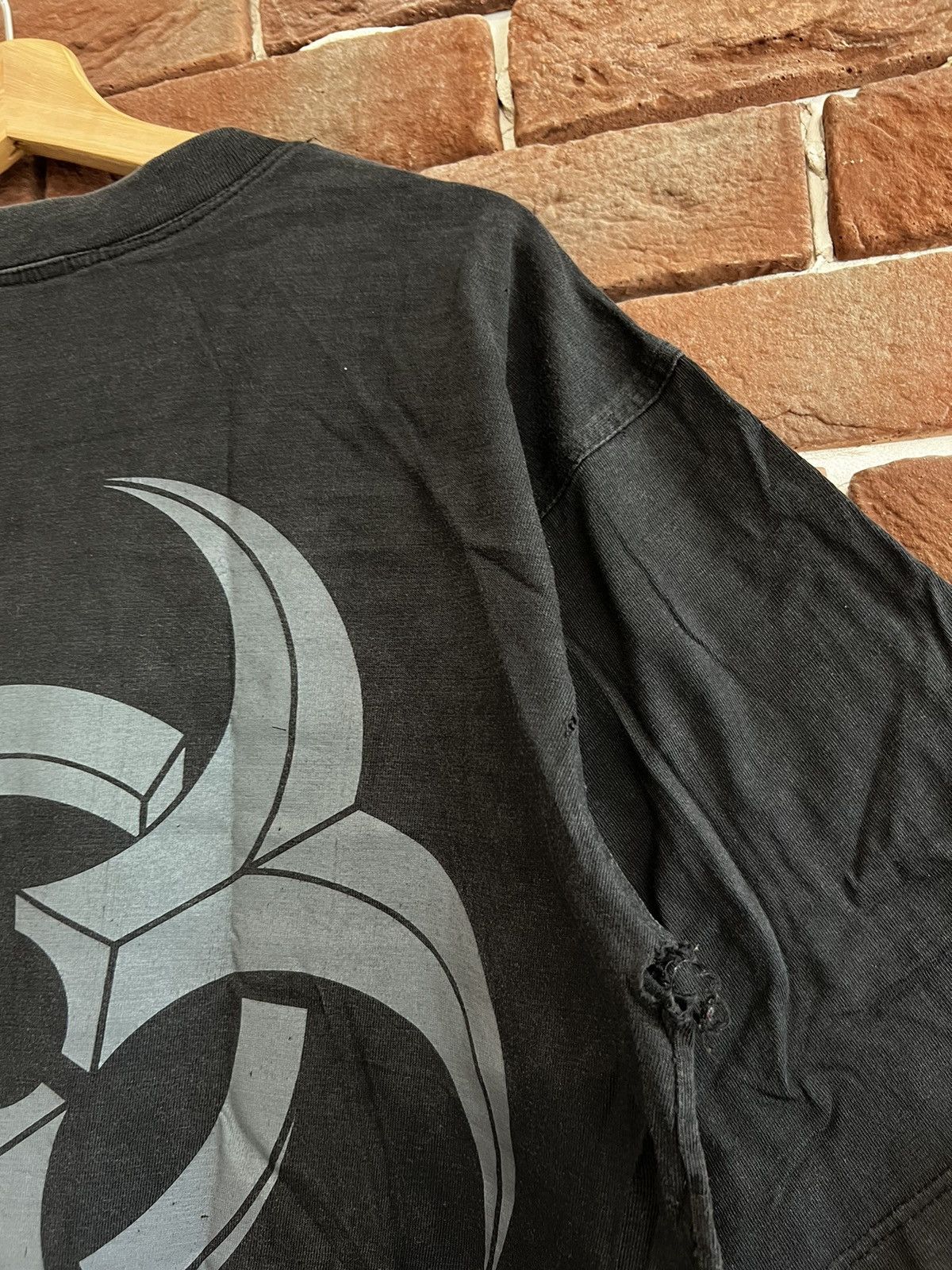 Band Tees 90s BIOHAZARD Suicidal Run XL blac Tour Vintage Hardcore Tee Size US XL / EU 56 / 4 - 9 Thumbnail