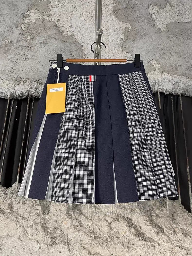 Thom Browne Thom Browne Pleated Skirt Size 24" / US 00 / IT 34 - 2 Thumbnail