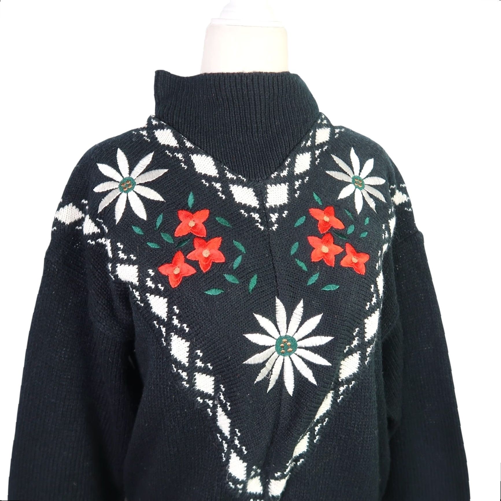 Vintage VINTAGE Carriage Court Sweater S Black Daisy Floral Embroidered 80s Size S / US 4 / IT 40 - 2 Thumbnail