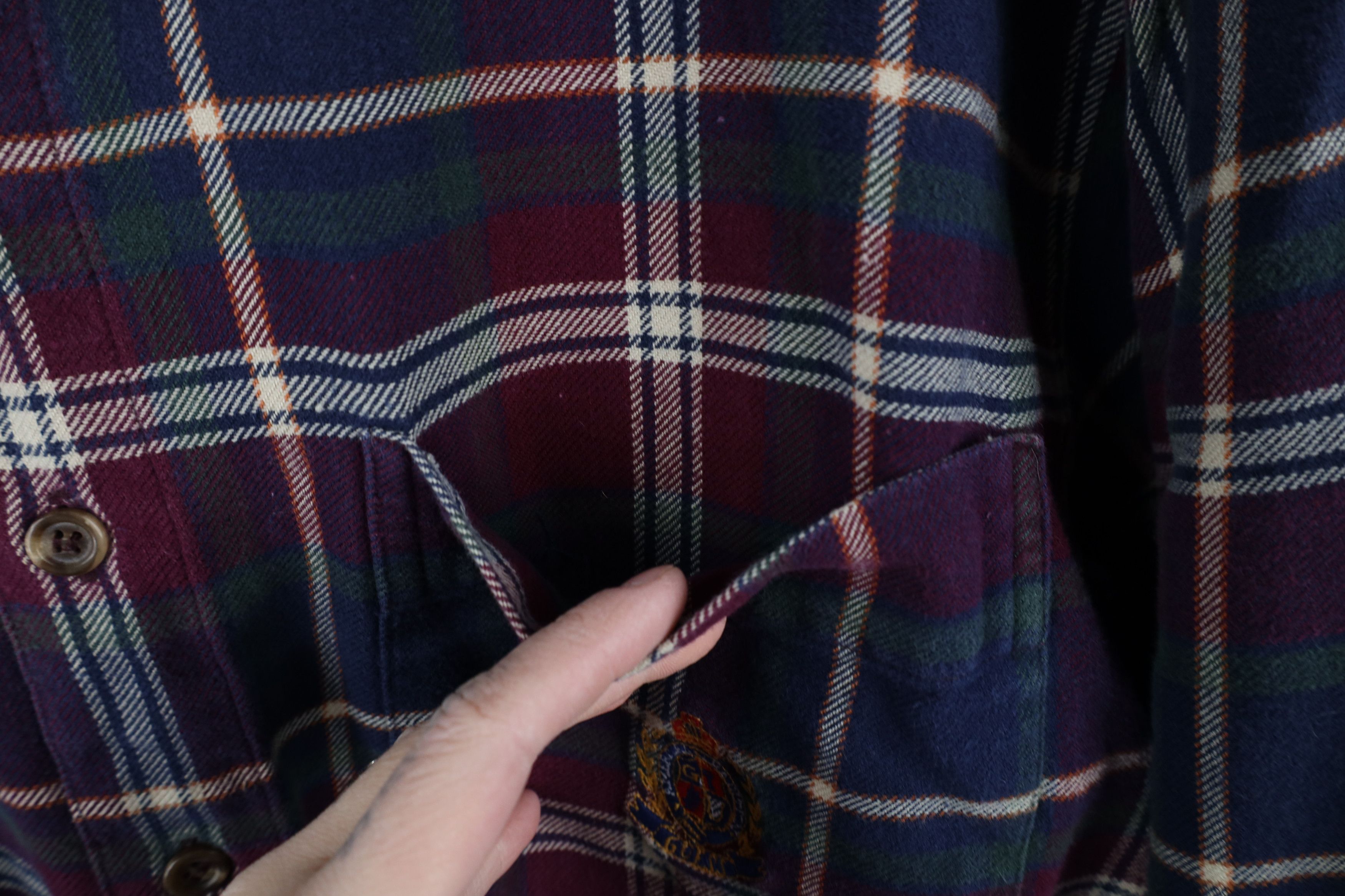 Guess × Vintage Vintage 90s Guess Spell Out Crest Flannel Button Shirt Plaid Size US L / EU 52-54 / 3 - 5 Thumbnail
