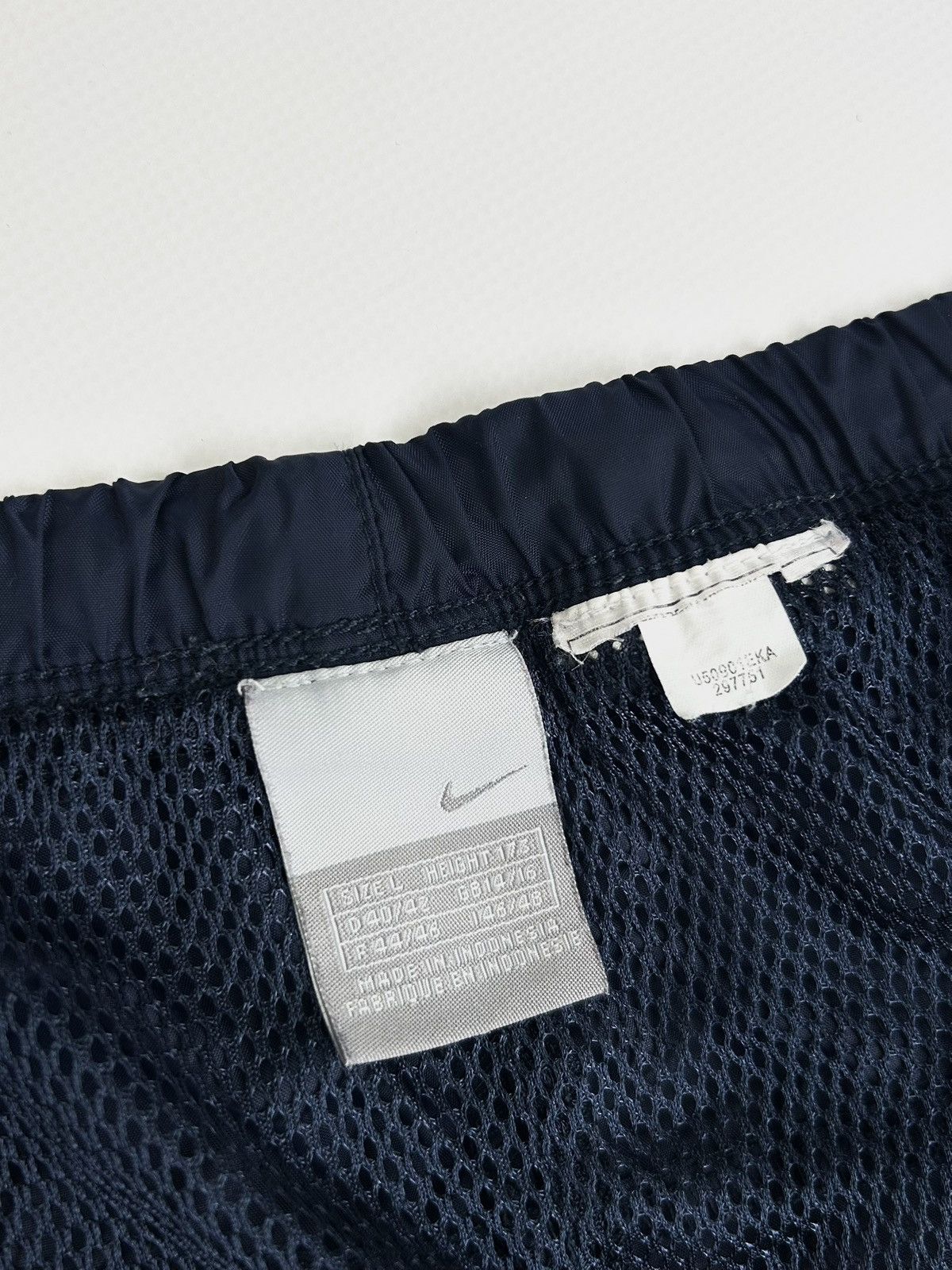 Nike × Vintage Vintage Nike Nylon Women’s Track Pants Y2k Navy Size 34" / US 12 / IT 48 - 10 Thumbnail