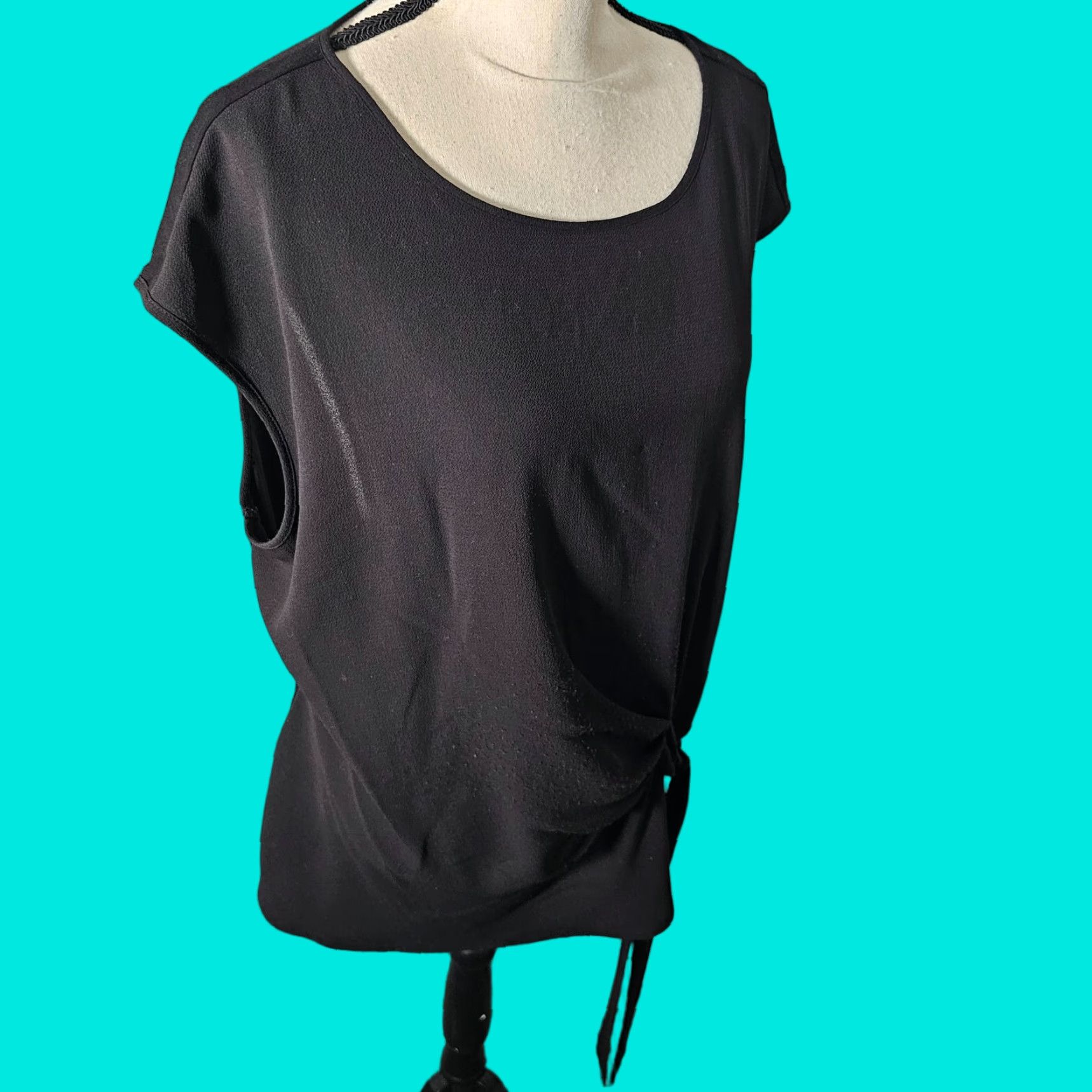 Vince Camuto Vince Camuto Blouse Women’s Large Black Cap Sleeve Round Neck Stretch Front Tie Size L / US 10 / IT 46 - 1 Thumbnail