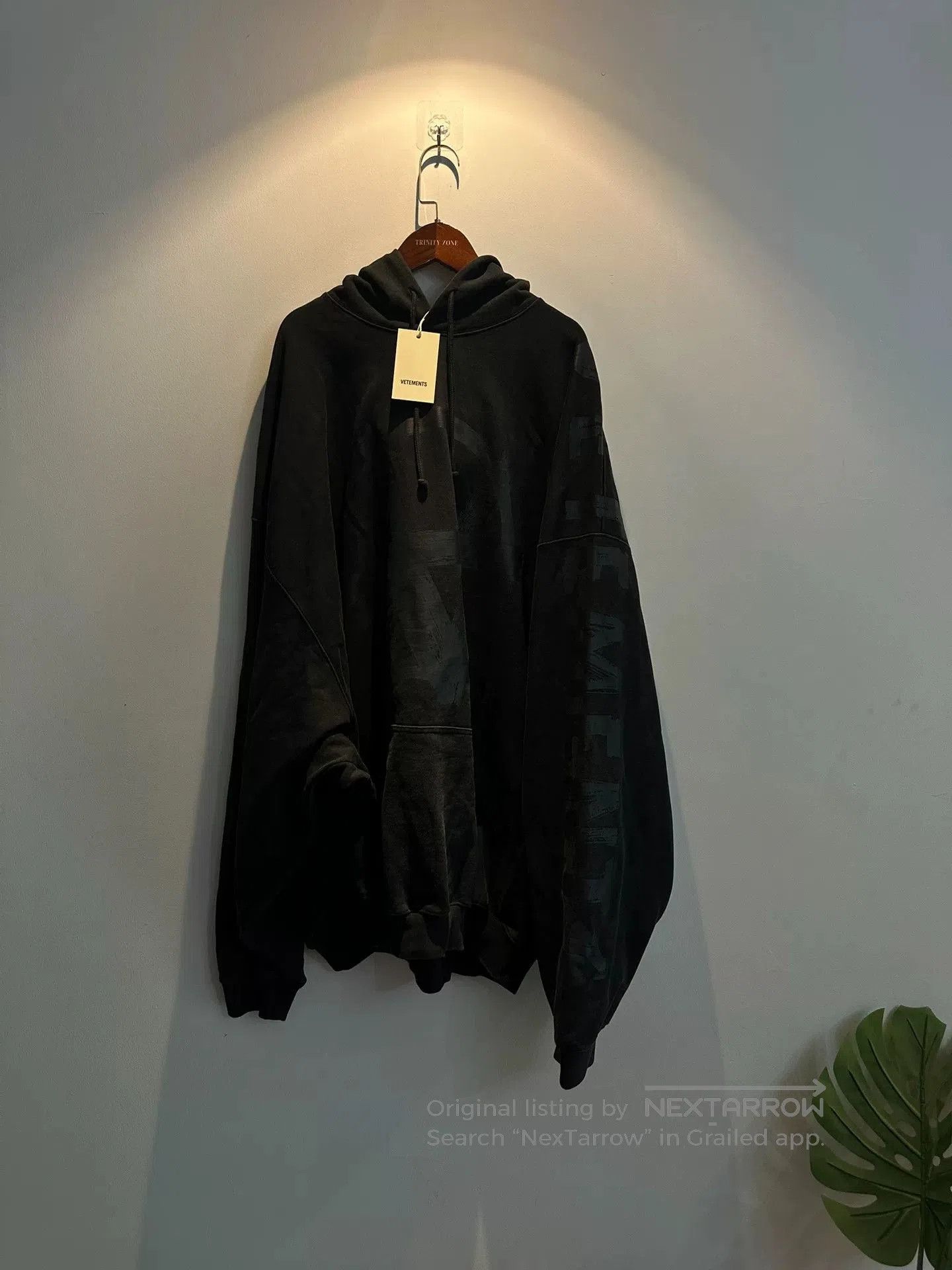 Vetements Vetements Anti-War Logo Hoodie. Size US L / EU 52-54 / 3 - 1 Thumbnail