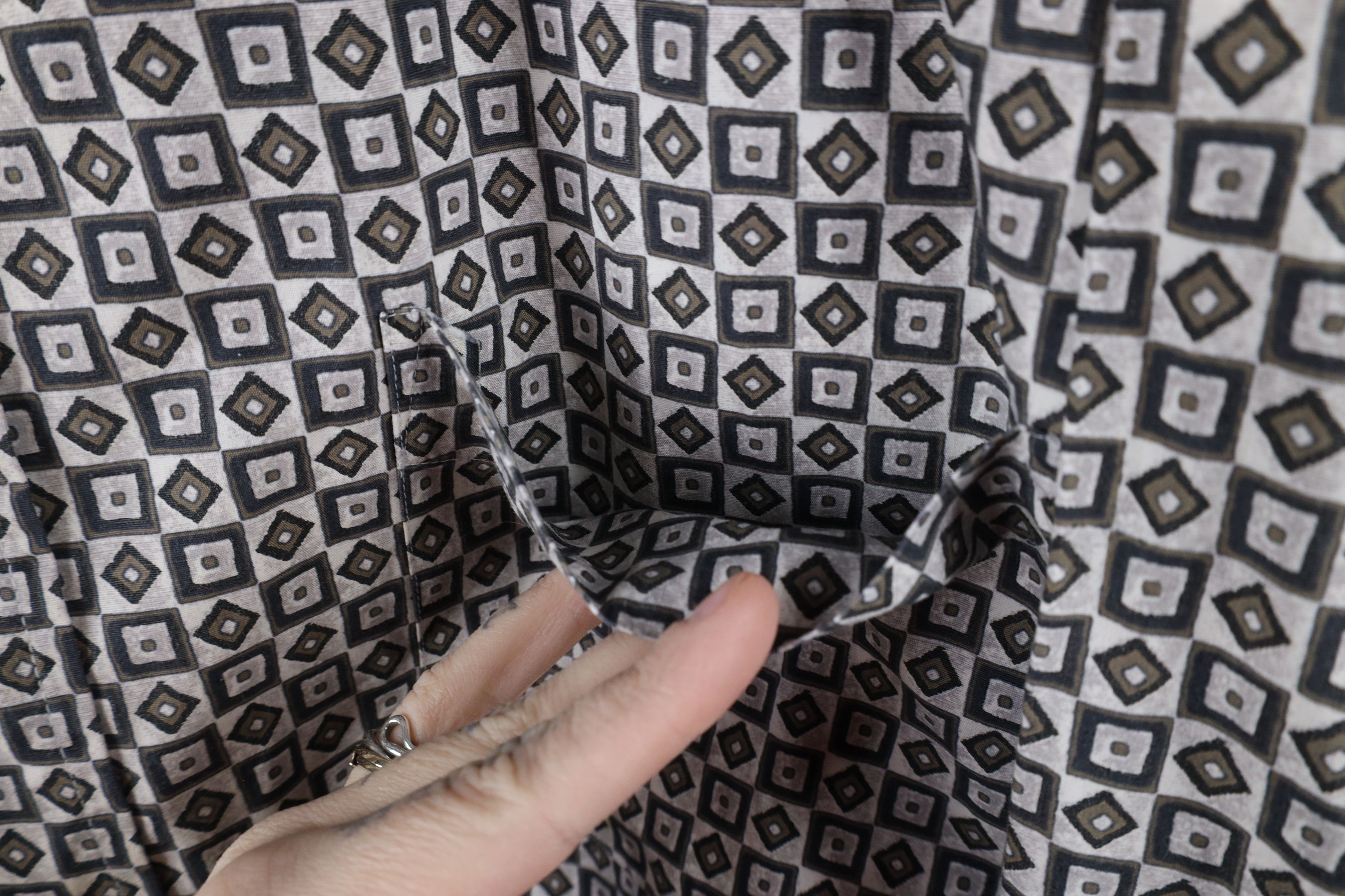 Vintage Vintage 90s Streetwear Diamond Collared Button Down Shirt Size US XXL / EU 58 / 5 - 5 Thumbnail