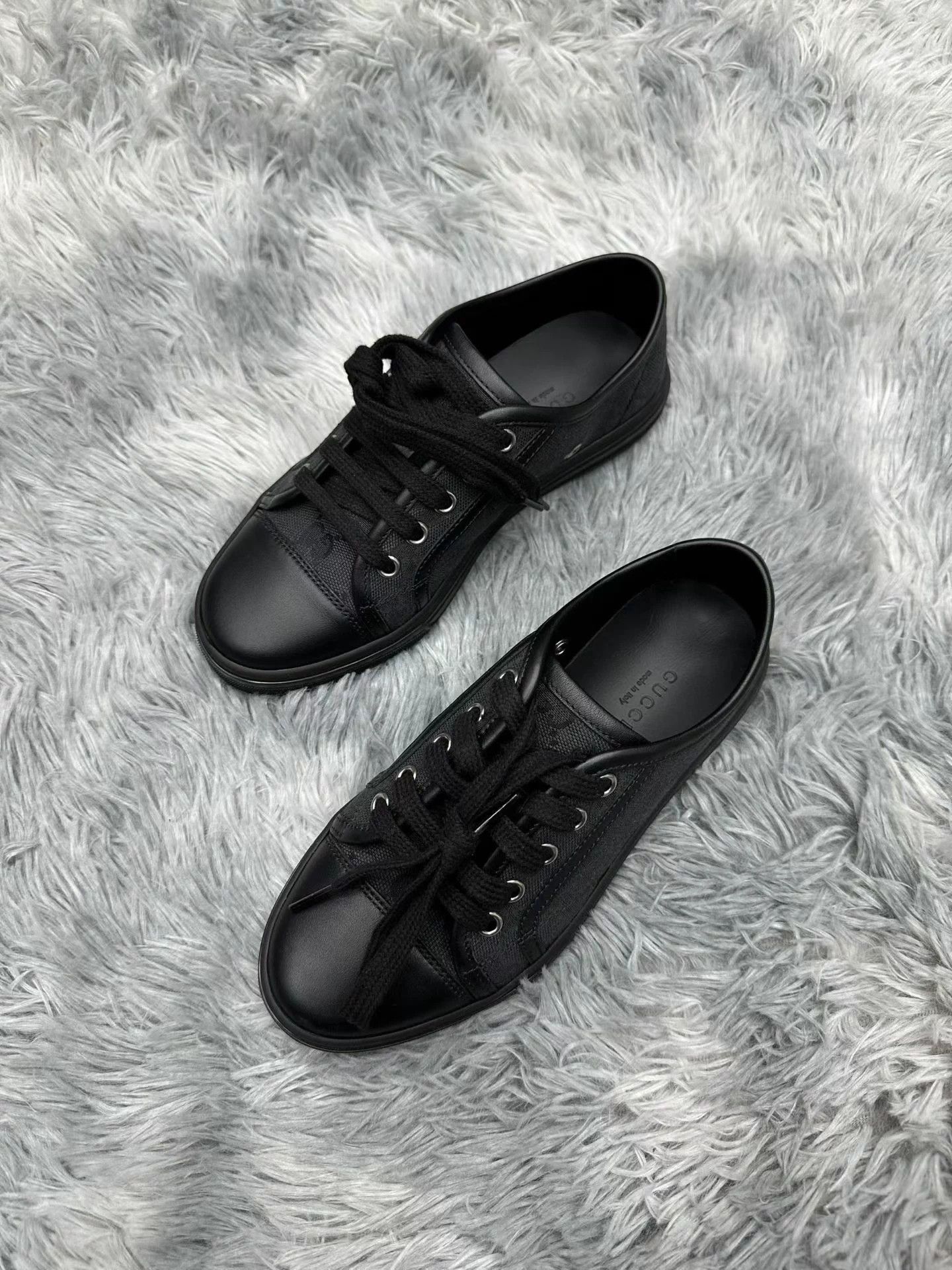 Gucci Gucci GG Monogram Canvas Sneakers Women's 34 Worn Size US 4 / IT 34 - 1 Thumbnail