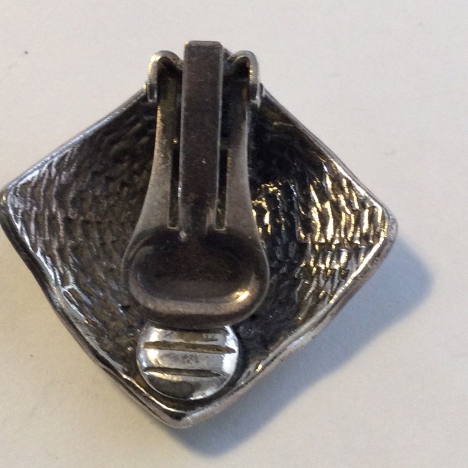 Other Vintage Mondernist Silver Tone Tribal Aztec Clip-On Earrings Size ONE SIZE - 11 Thumbnail