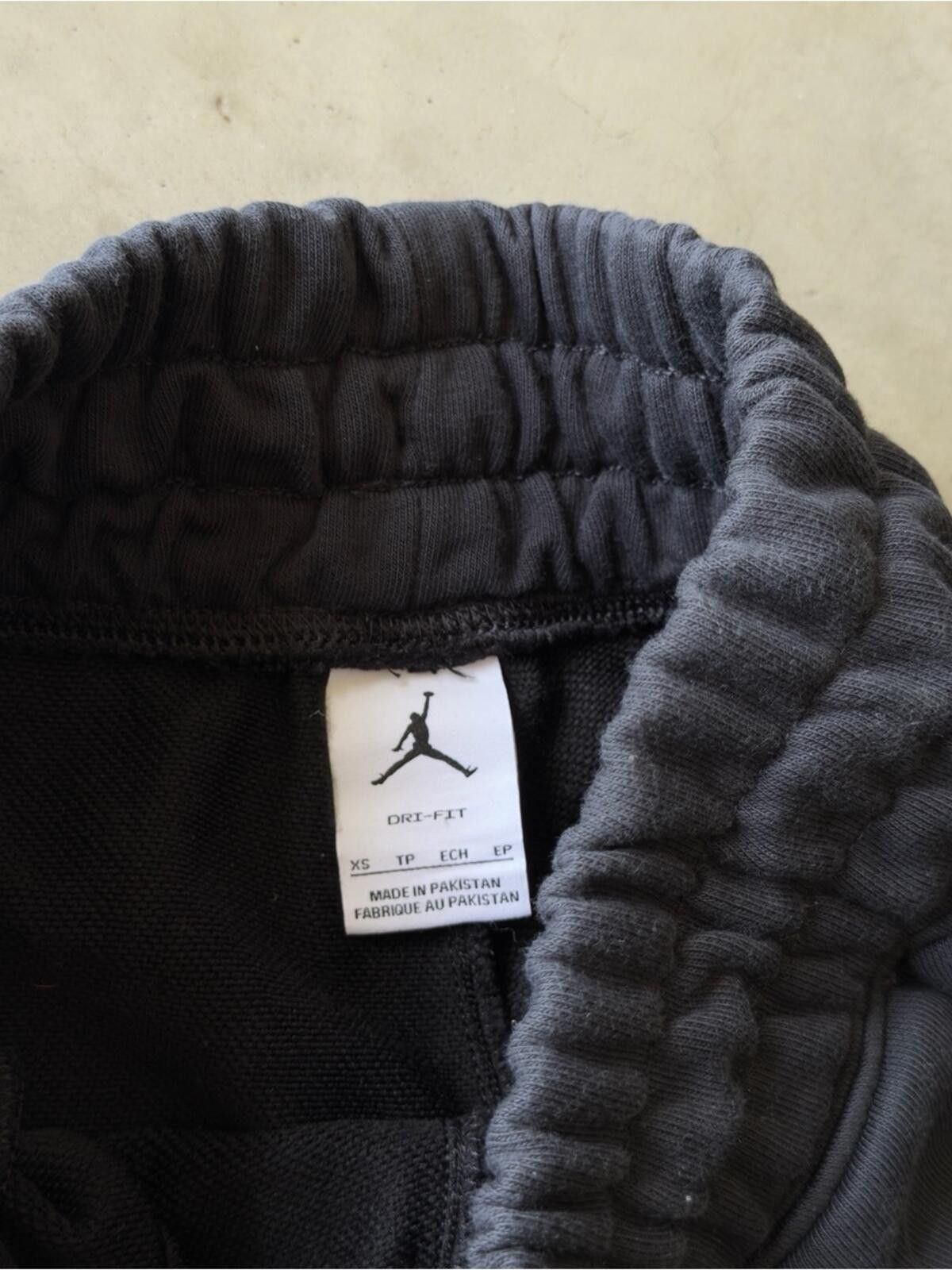 Jordan Brand Jordan / Dri-FIT Sport Sweatpants / Black Joggers Size 26" / US 2 / IT 38 - 6 Thumbnail