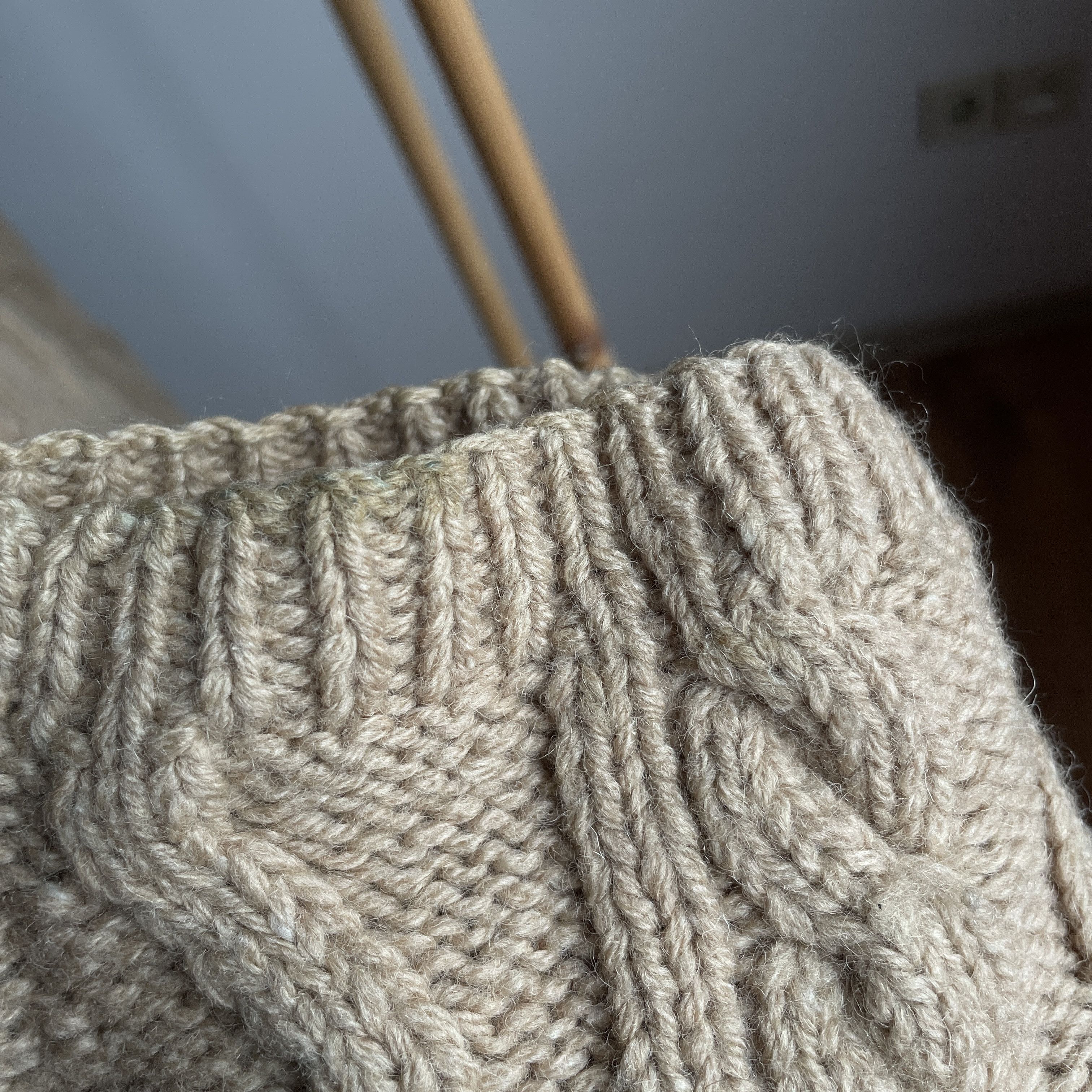 Lands' End Lands End Vintage Cable Knit Heavy Wool Sweater Size XL Size US XL / EU 56 / 4 - 10 Thumbnail