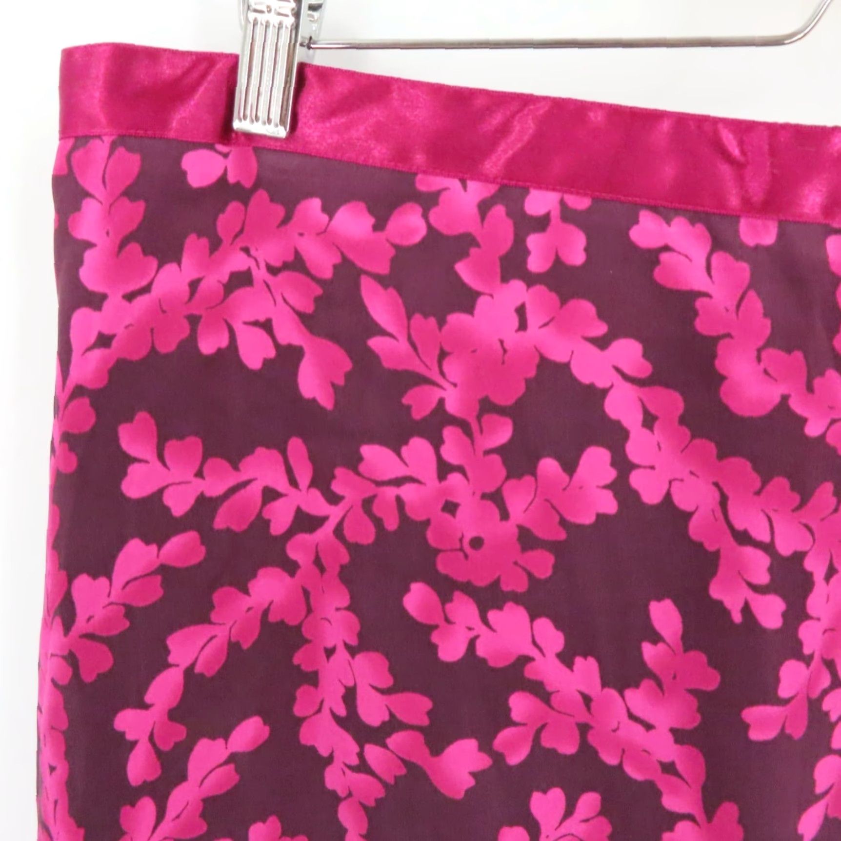 Vintage **Womens New York & Company 16 Zip Pink Silk Leaf Print Skirt** User: **New York & Company Womens 16 Zip Pink Silk Leaf Print Skirt** Size 38" / US 16 / IT 52 - 2 Thumbnail