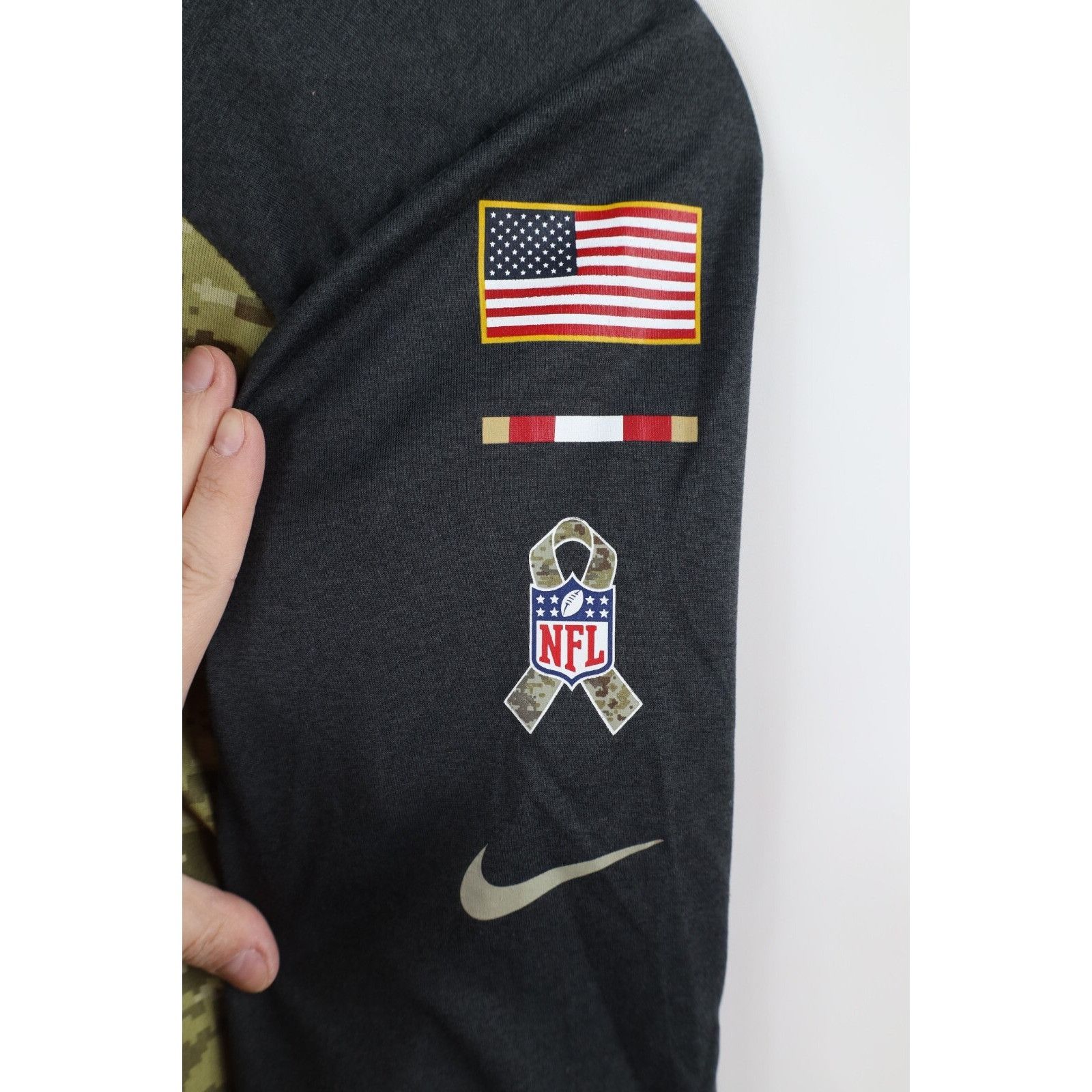 Nike Nike Salute To Service San Francisco 49ers Raglan T-Shirt Size US L / EU 52-54 / 3 - 5 Thumbnail