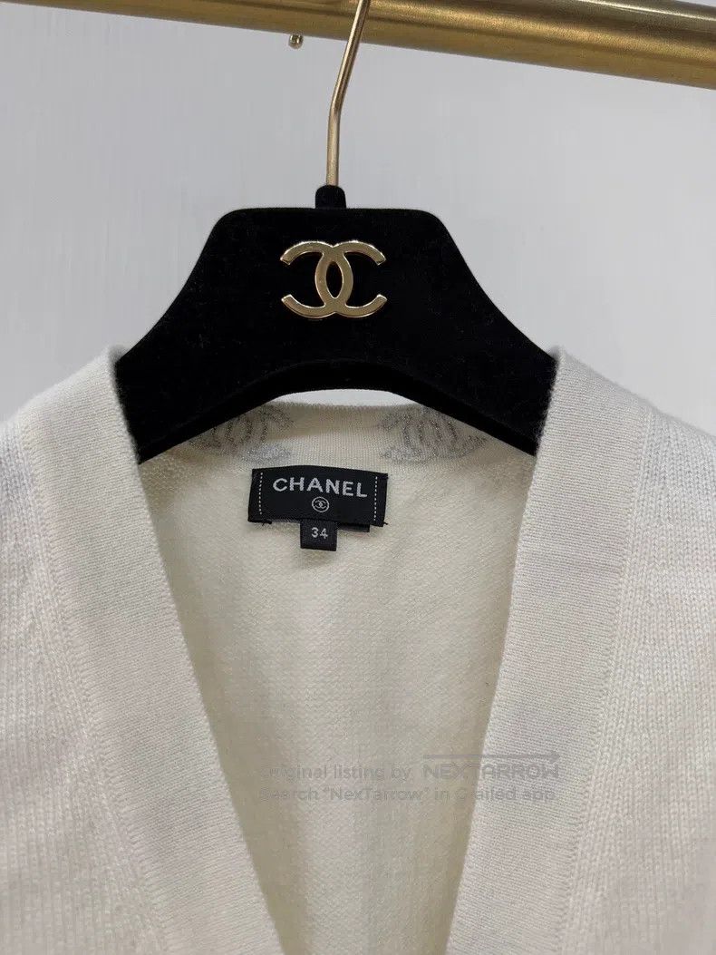 Chanel Chanel 23K white camelia button vest Size XXS / US 00 / IT 34 - 3 Thumbnail