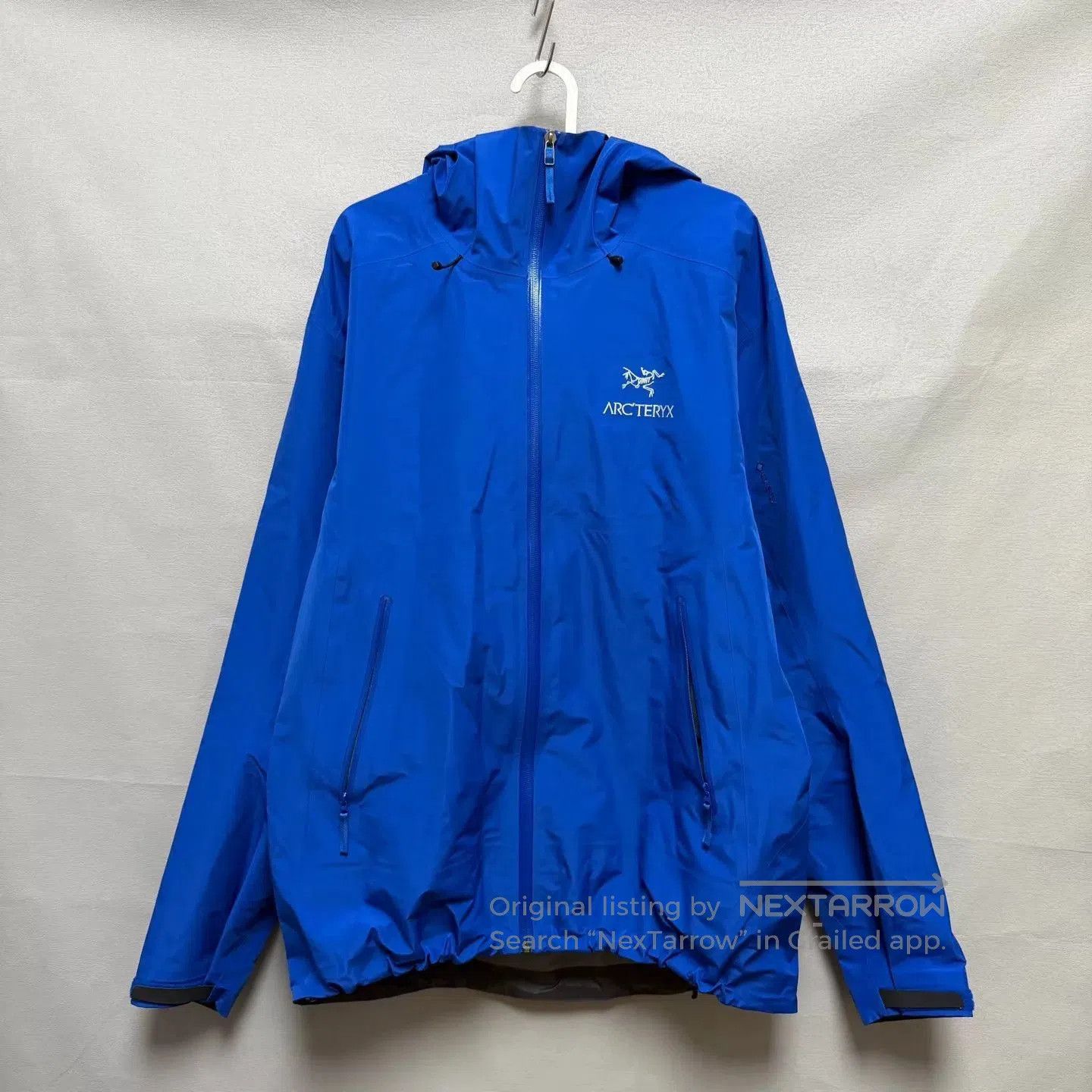 Arc'teryx Blue Lightweight Hooded Jacket Size L. Size US L / EU 52-54 / 3 - 1 Thumbnail