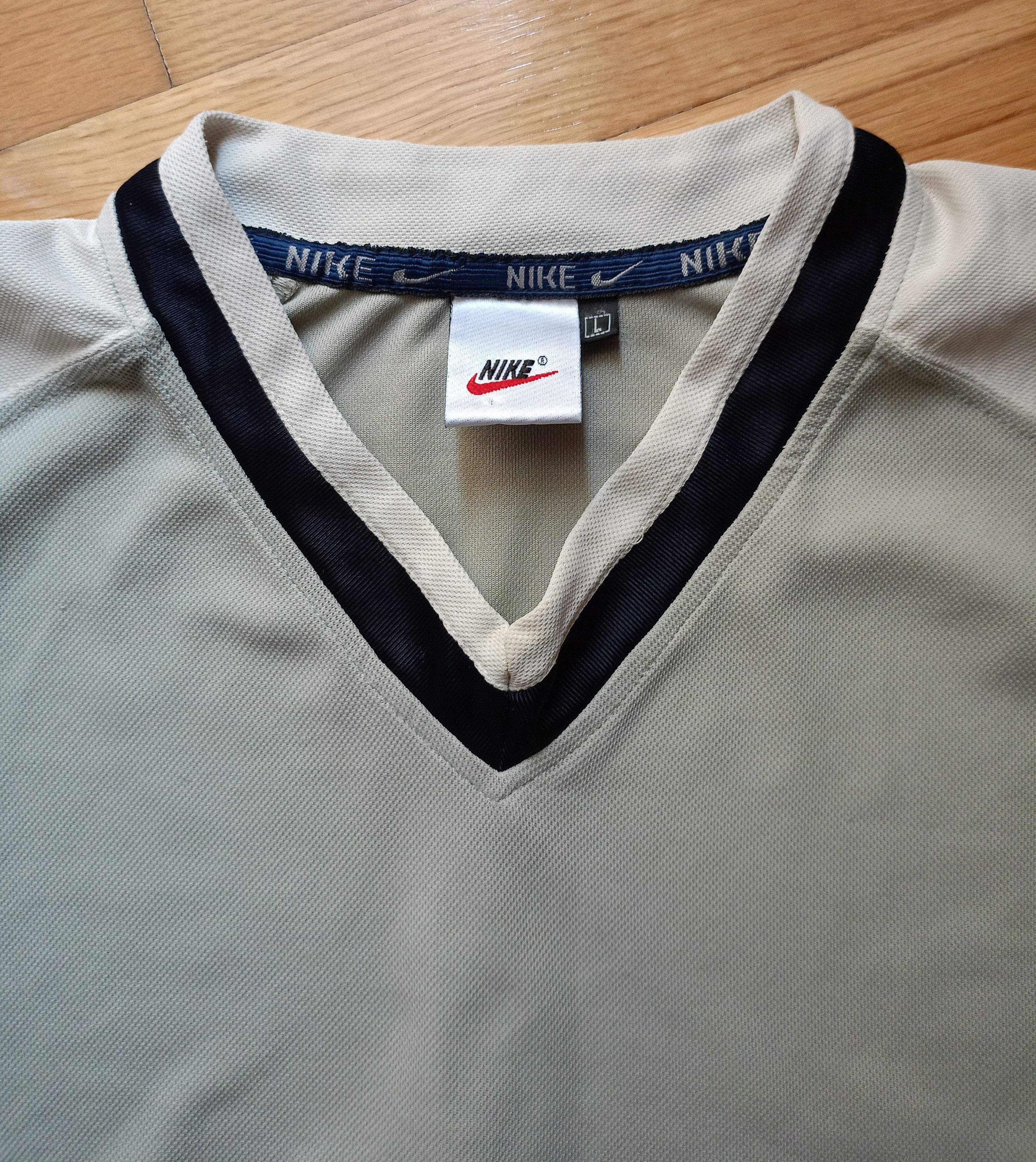 Nike Vintage Nike Spellout V-Neck Khaki - Extremely Rare piece Size US L / EU 52-54 / 3 - 2 Thumbnail