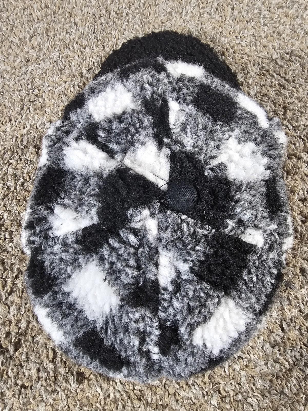 Calibrate VALENTINE'S DAY SHERPA BASEBALL HAT WHITE/BLACK PLAID HEART Size ONE SIZE - 3 Thumbnail