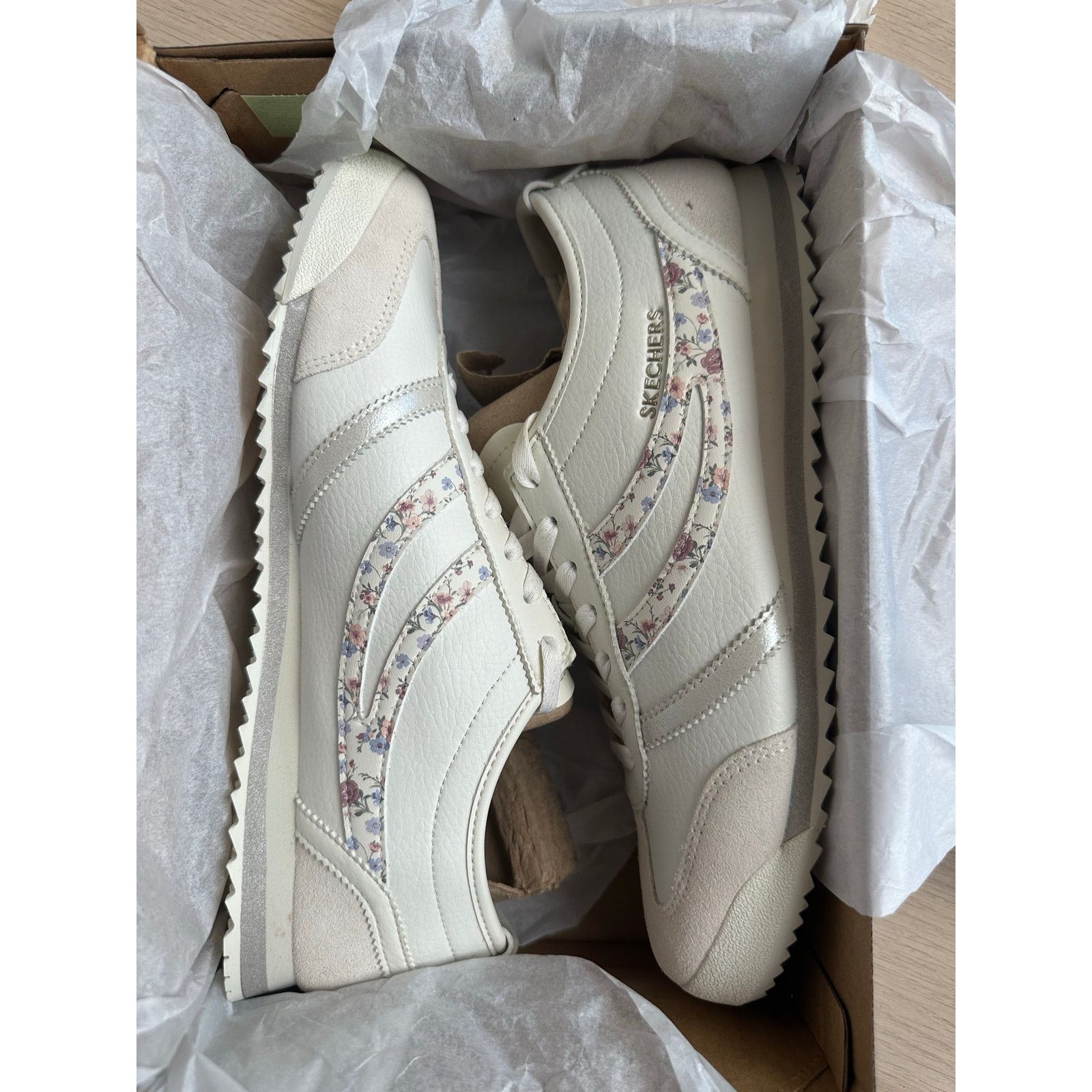 SKECHERS Skechers Topnotch Floral White Sneaker - Size 9W - New Size US 9 / IT 39 - 9 Thumbnail