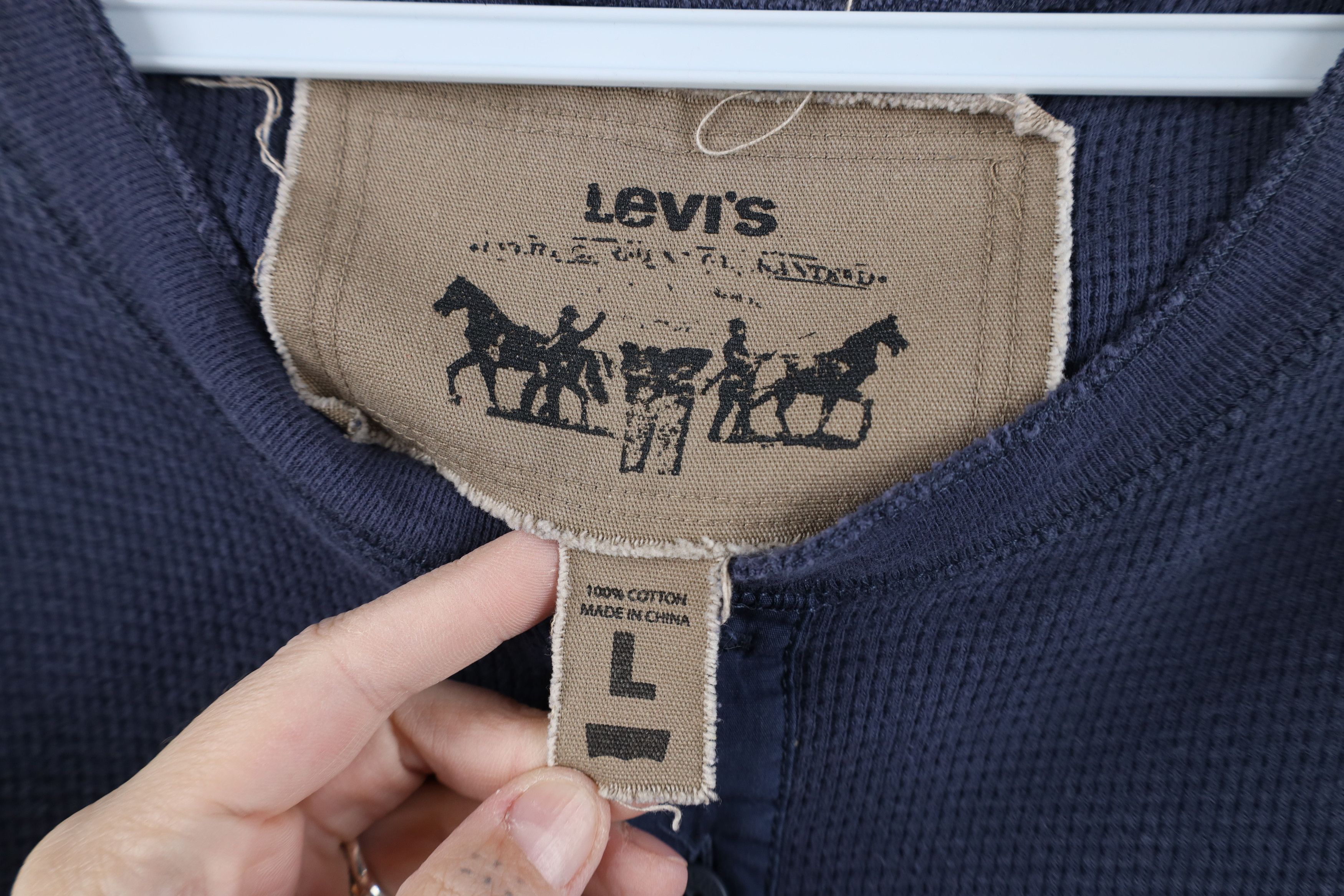 Levi's Vintage Levis Waffle Knit Long Sleeve Henley T-Shirt Size US L / EU 52-54 / 3 - 9 Thumbnail