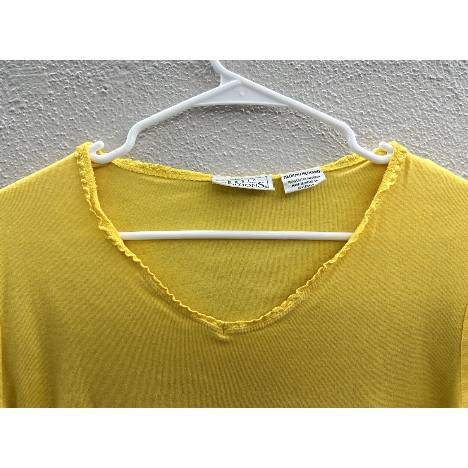 Basic Editions Basic Editions Shirt Adult Medium Yellow Solid Short Sleeve V-Neck Blouse Womens Size M / US 6-8 / IT 42-44 - 2 Thumbnail