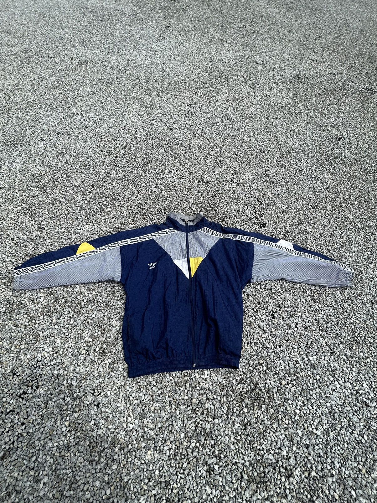 Umbro Umbro Windbreaker Track Jacket Size US L / EU 52-54 / 3 - 1 Thumbnail
