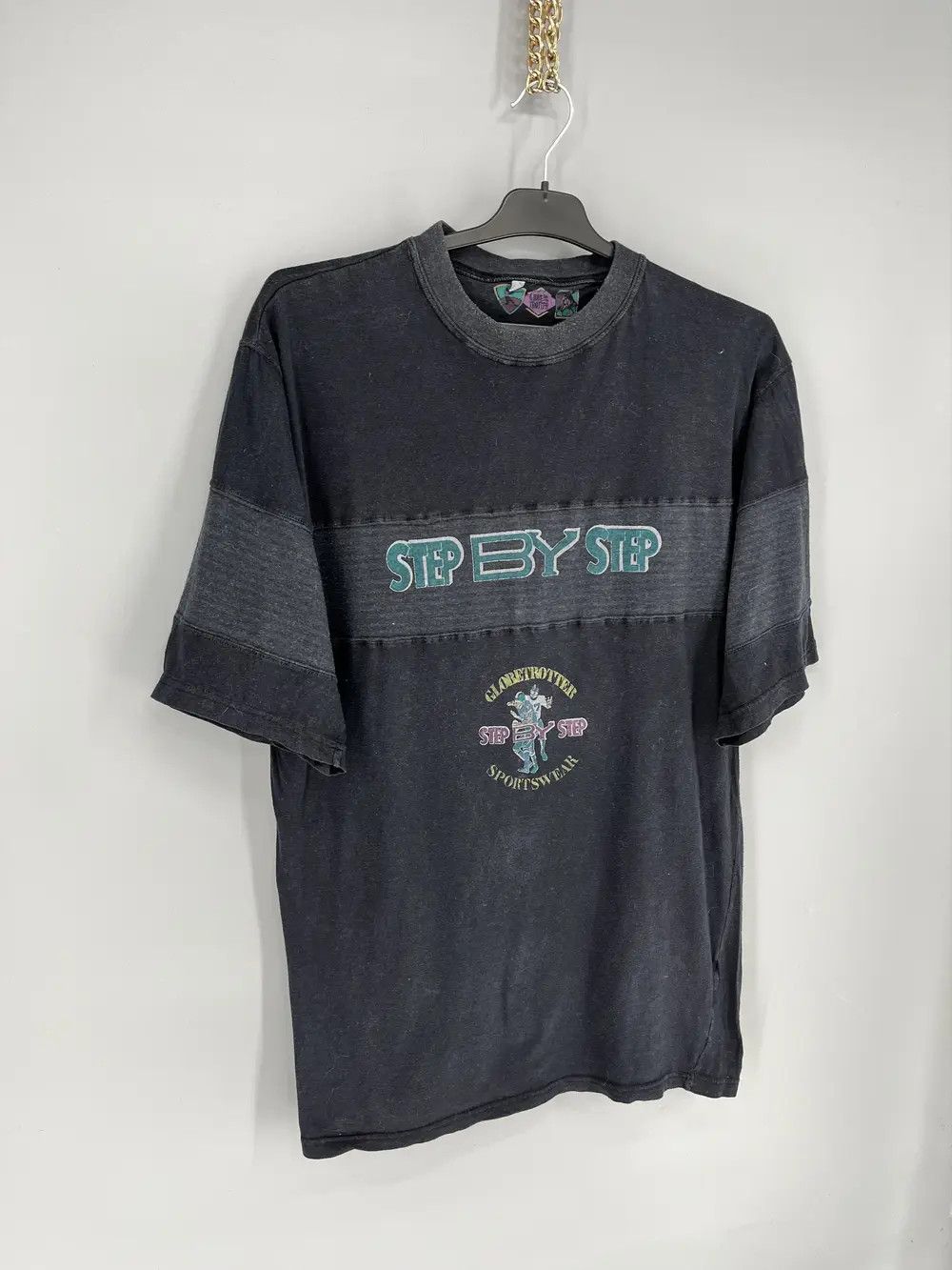 Vintage Vintage "globetrotter step by step sportswear" TShirt Size M Size US M / EU 48-50 / 2 - 2 Thumbnail