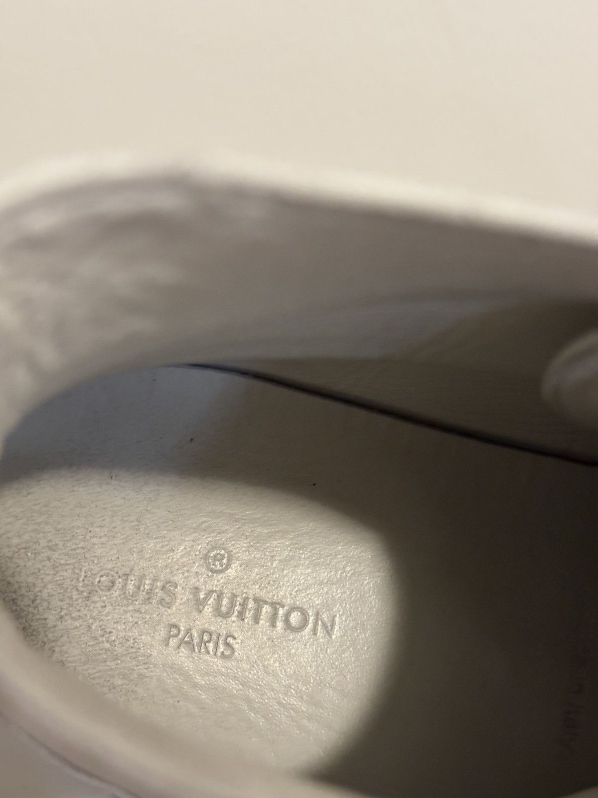 Louis Vuitton Louis Vuitton LV Tattoo White Rainbow Leather Sneaker Size US 9.5 / EU 42-43 - 17 Thumbnail