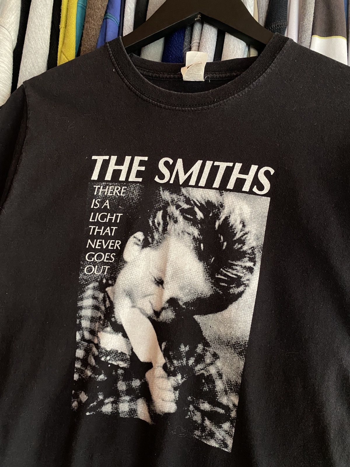 Band Tees THE SMITHS THERE IS A LIGHT THAT NEVER GOES OUT VINTAGE TEE Size US S / EU 44-46 / 1 - 2 Thumbnail