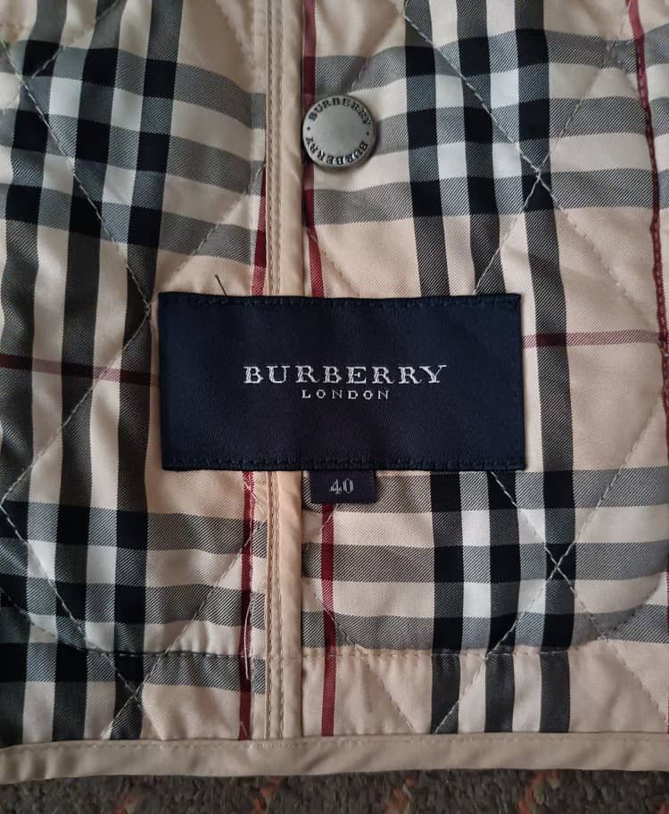 Burberry × Vintage Vintage Burberrys Nova Checked Vest Riversible Size US S / EU 44-46 / 1 - 13 Thumbnail