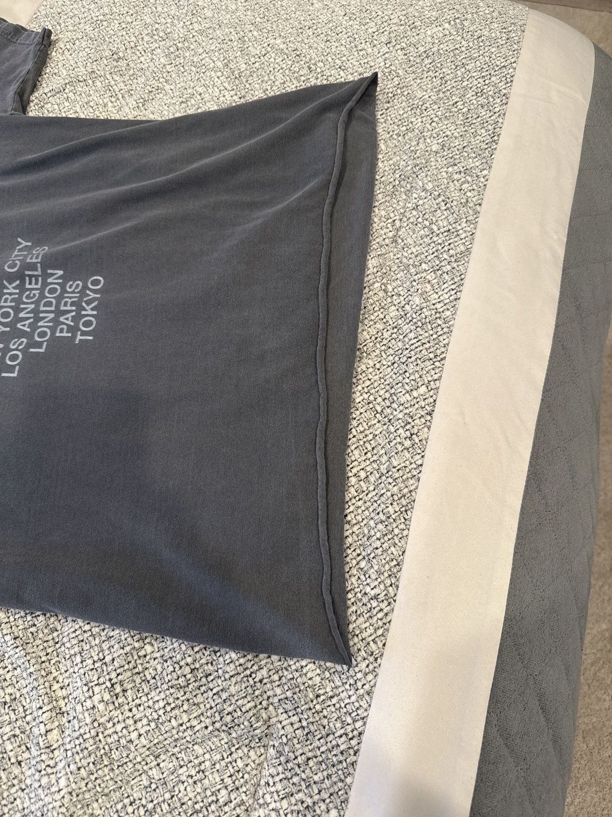 Stussy Grey Stussy world tour t-shirt Size US S / EU 44-46 / 1 - 3 Thumbnail