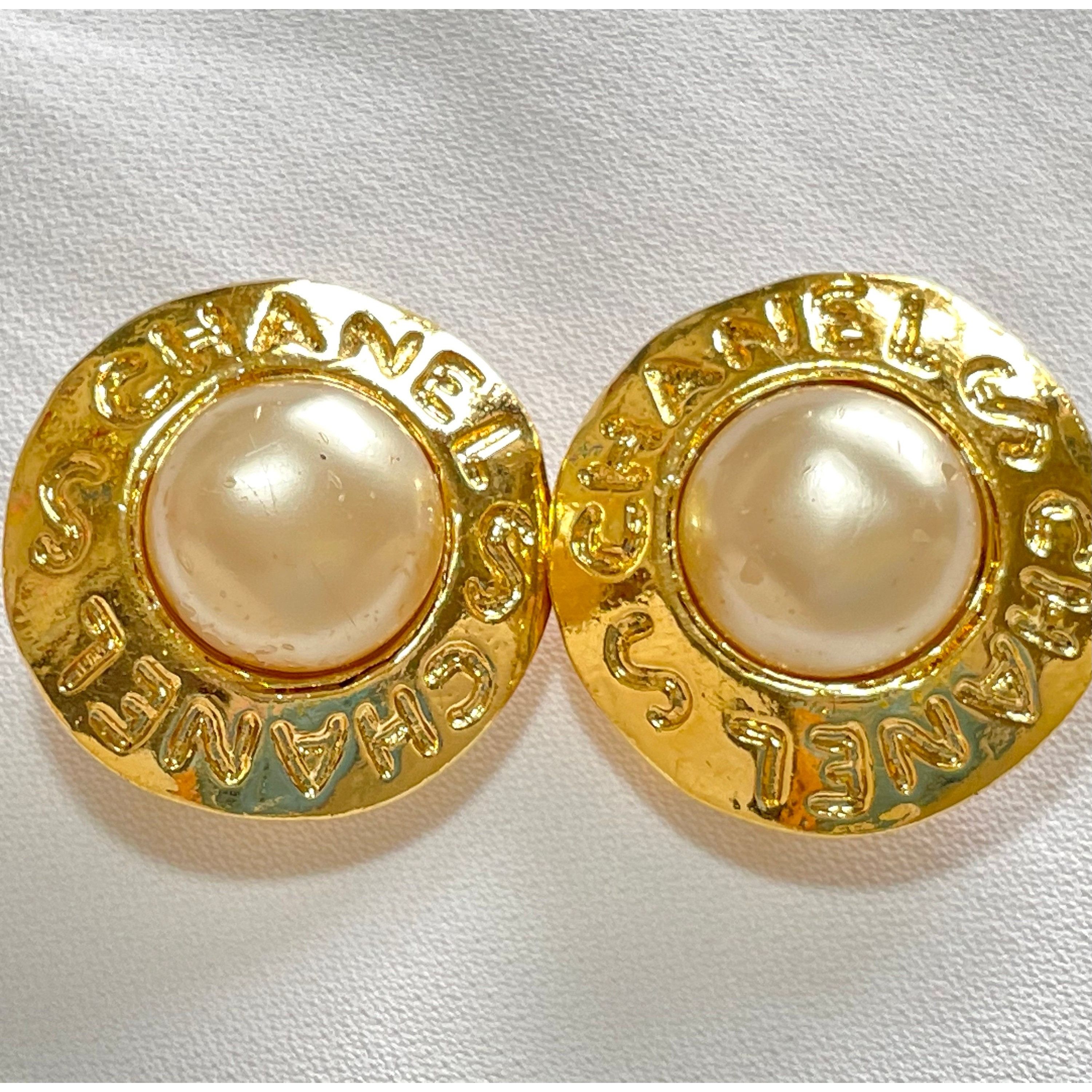 Chanel Vintage CHANEL golden round shape faux pearl earrings Size ONE SIZE - 7 Thumbnail
