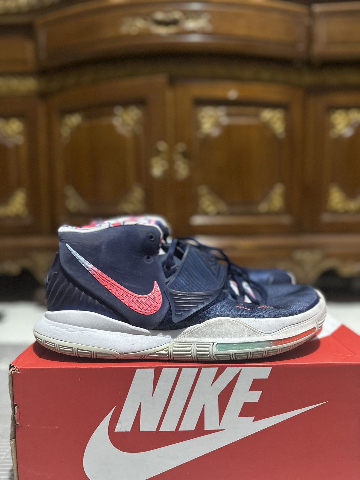 Nike Kyrie 6 EP USA Size US 10.5 / EU 43-44 - 1 Thumbnail