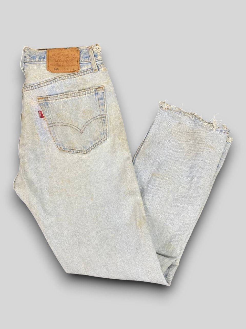 Levi's vintage levis 501 lightwash distressed denim Size US 32 / EU 48 - 1 Thumbnail