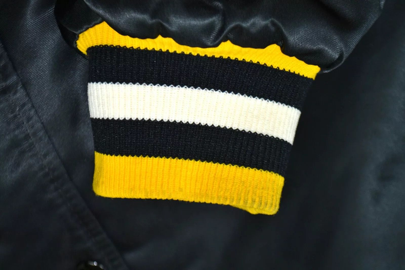 Starter NHL PITTSBURGH PENGUINS JACKET JERSEY STARTER SIZE XL ADULT Size US XL / EU 56 / 4 - 3 Thumbnail