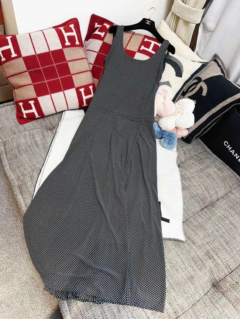 Chanel Chanel 24B full printed small logo strap long dress Size XS / US 0-2 / IT 36-38 - 8 Thumbnail