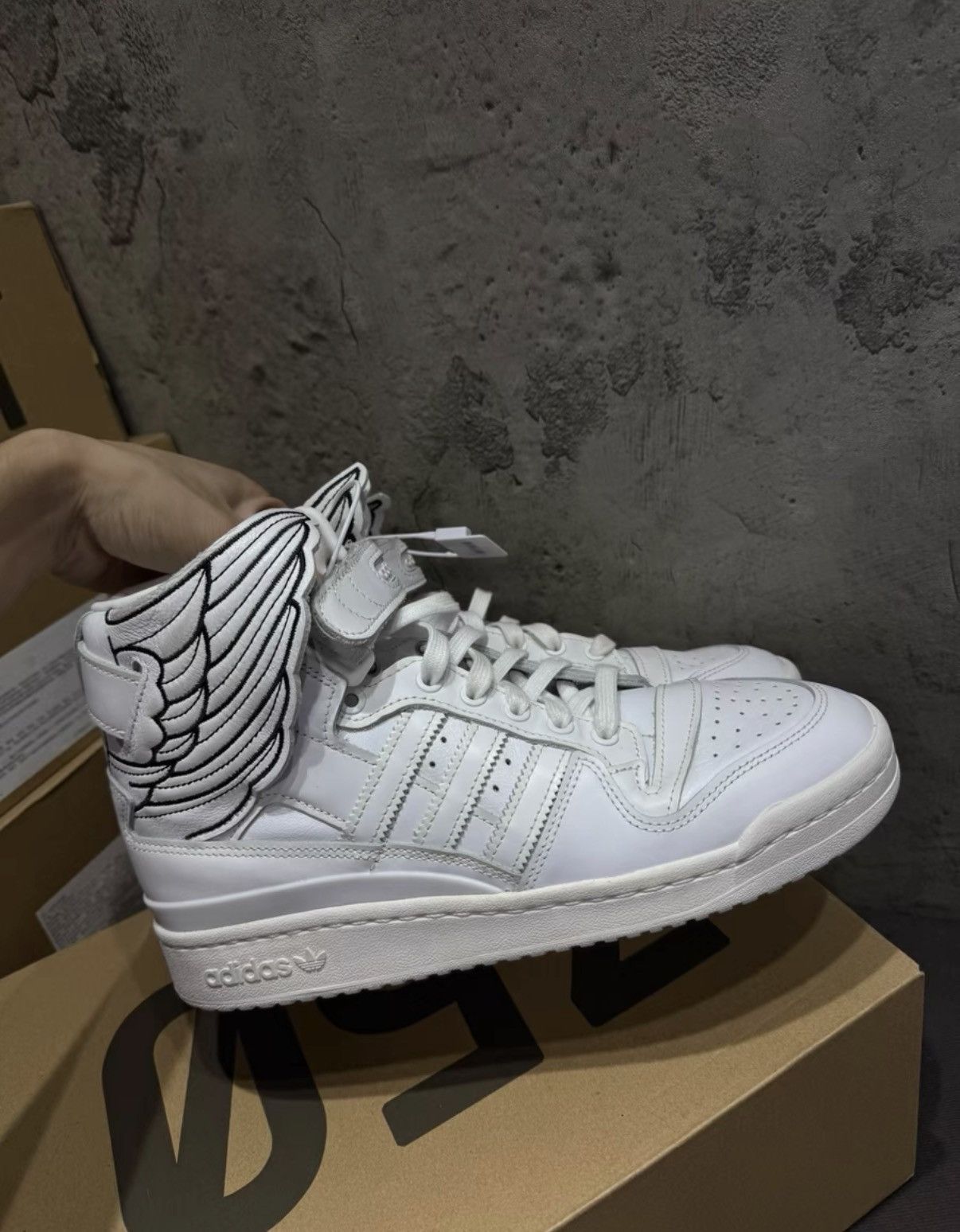 Adidas Adidas Jeremy Scott Wings 4.0 K37 Size US 8 / EU 41 - 7 Thumbnail