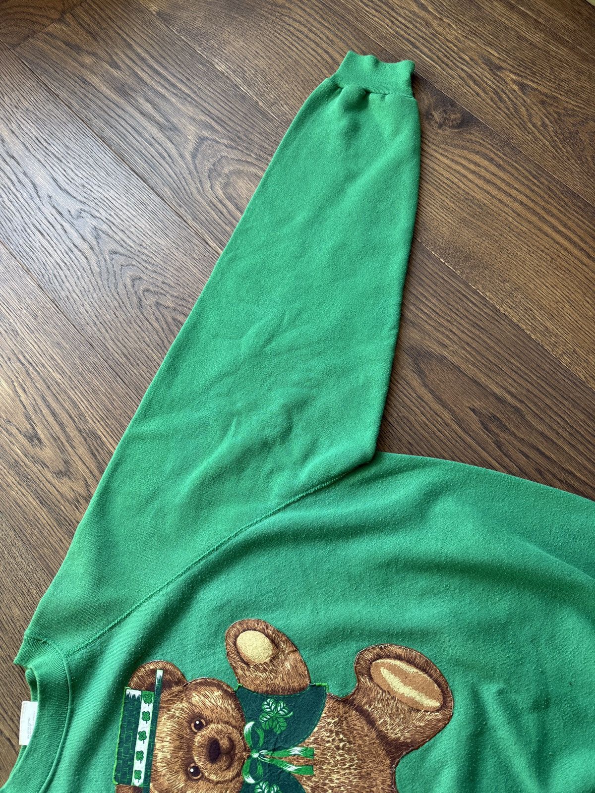 Vintage Vintage St. Patrick's Day Teddy Bear Raglan Sweatshirt Size US XL / EU 56 / 4 - 7 Thumbnail