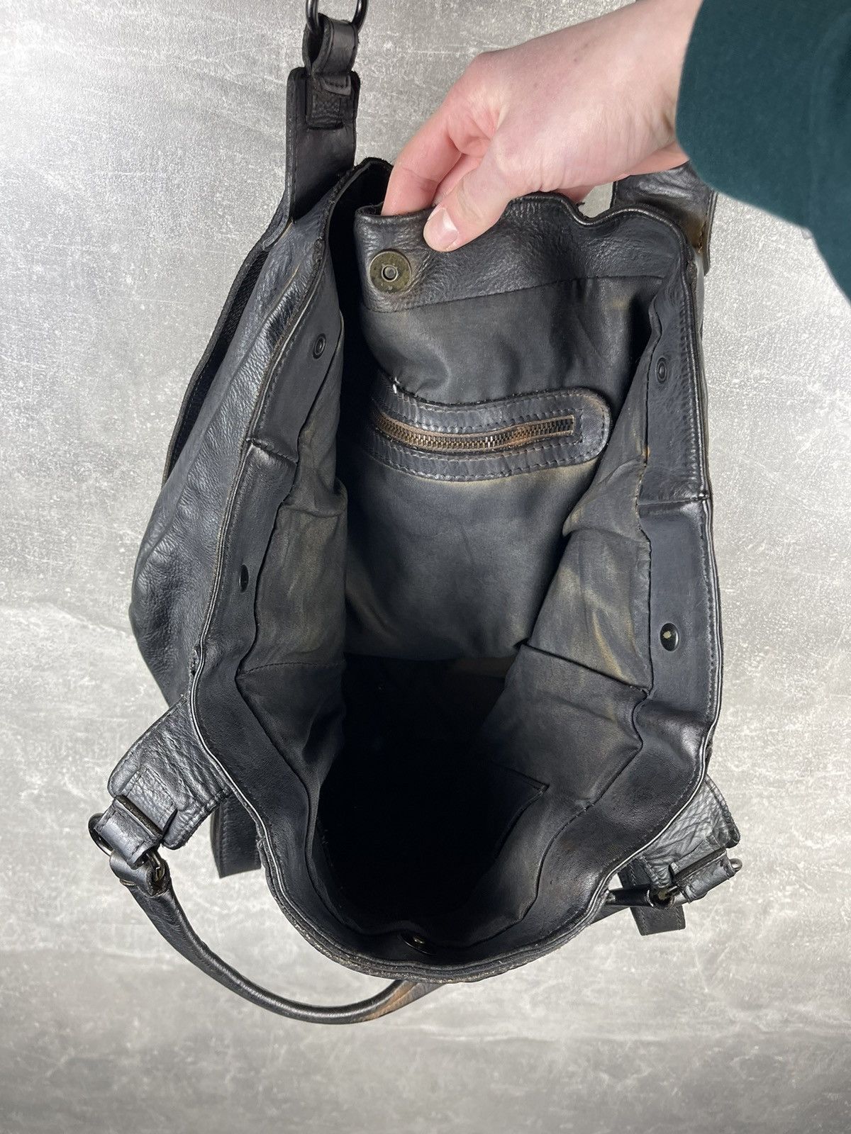 Genuine Leather Avant Garde Vintage GlamRock Black Leather Tote Shoulder Bag Size ONE SIZE - 9 Thumbnail