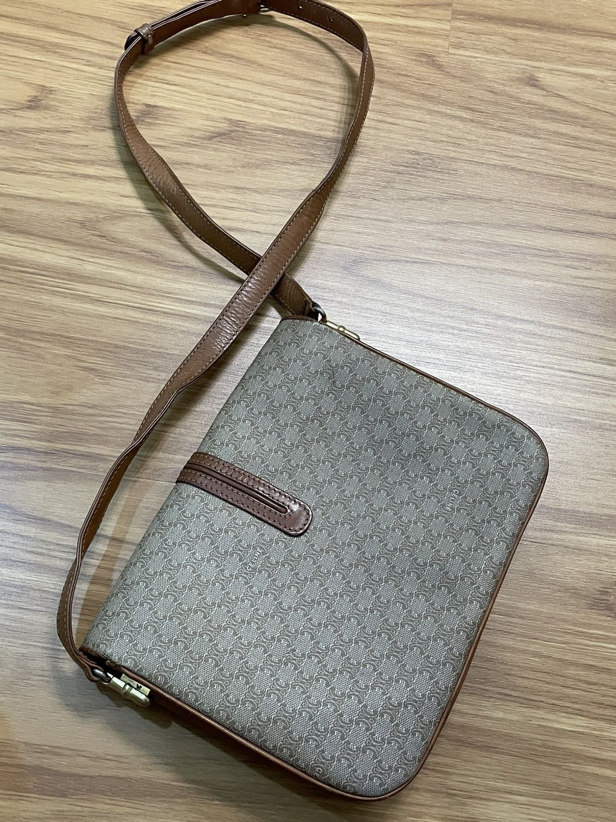 Celine Vintage Celine Macadam Blason Leather Shoulder Bag (M06) Size ONE SIZE - 9 Thumbnail