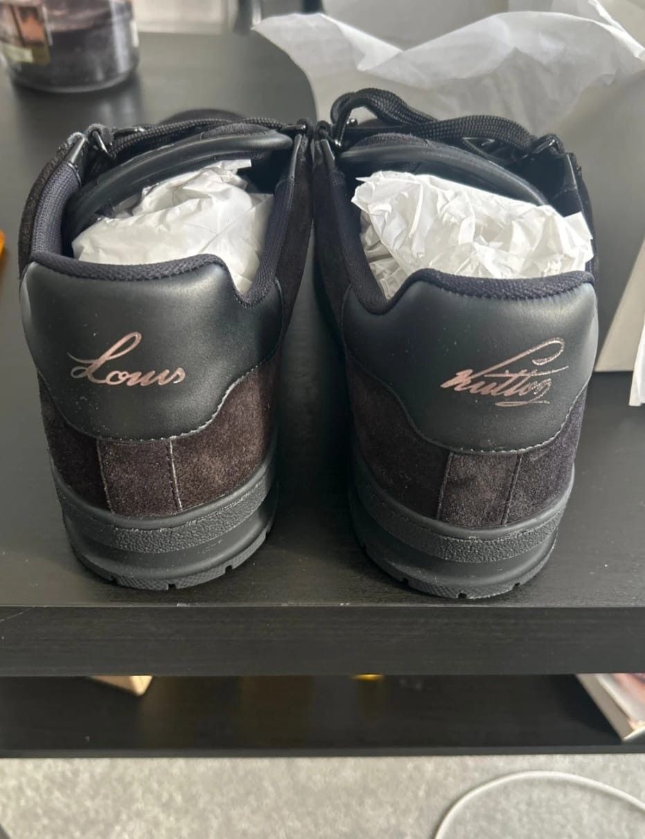 Louis Vuitton Louis Vuitton Uniform Sneakers - Black Suede. UK6. EU40 Size US 7 / EU 40 - 18 Thumbnail
