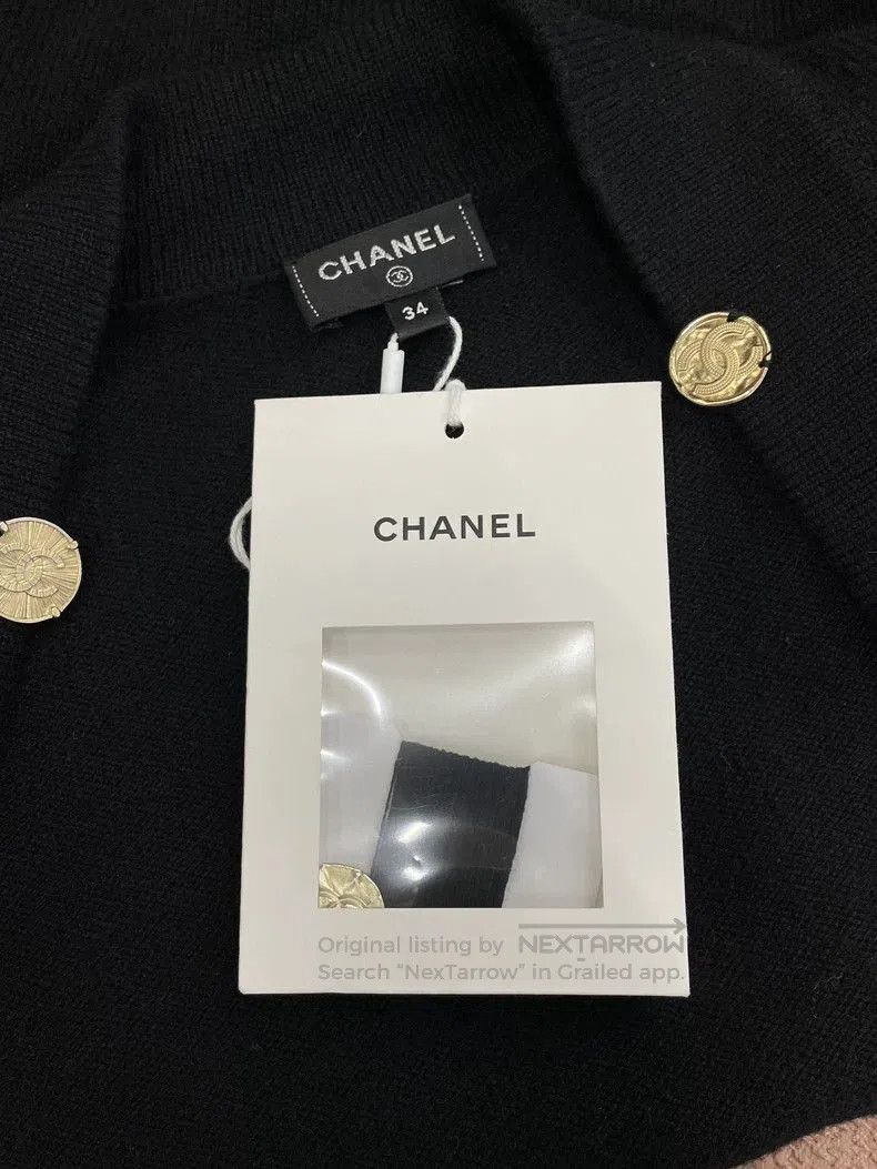 Chanel Chanel 22P Black Gold CC Cashmere Cardigan. Size US XS / EU 42 / 0 - 5 Thumbnail