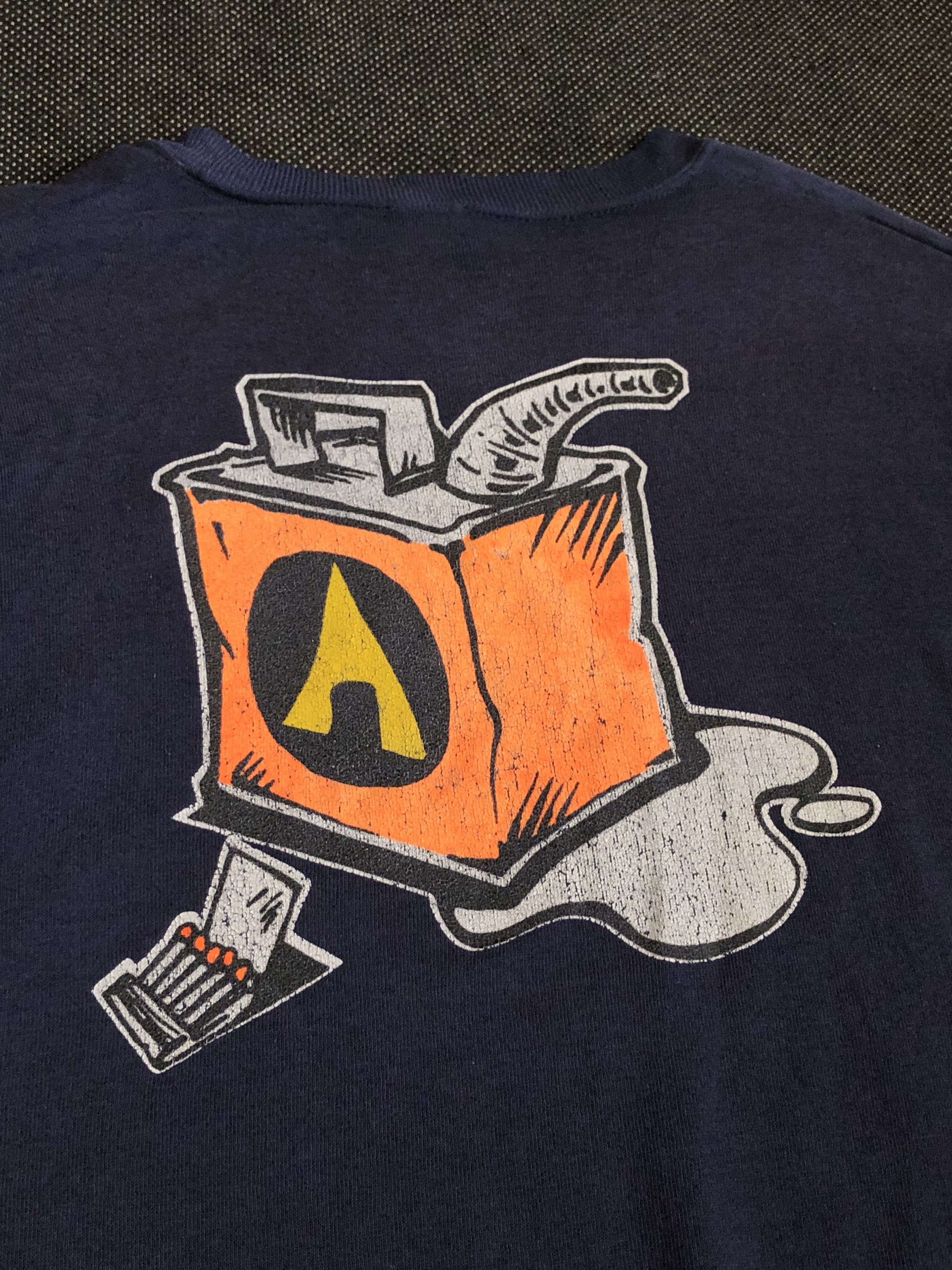Airwalk RARE🔥VINTAGE 1990’S AIRWALK SKATEBOARDS MATCHBOX SWEATSHIRT Size US XL / EU 56 / 4 - 9 Thumbnail