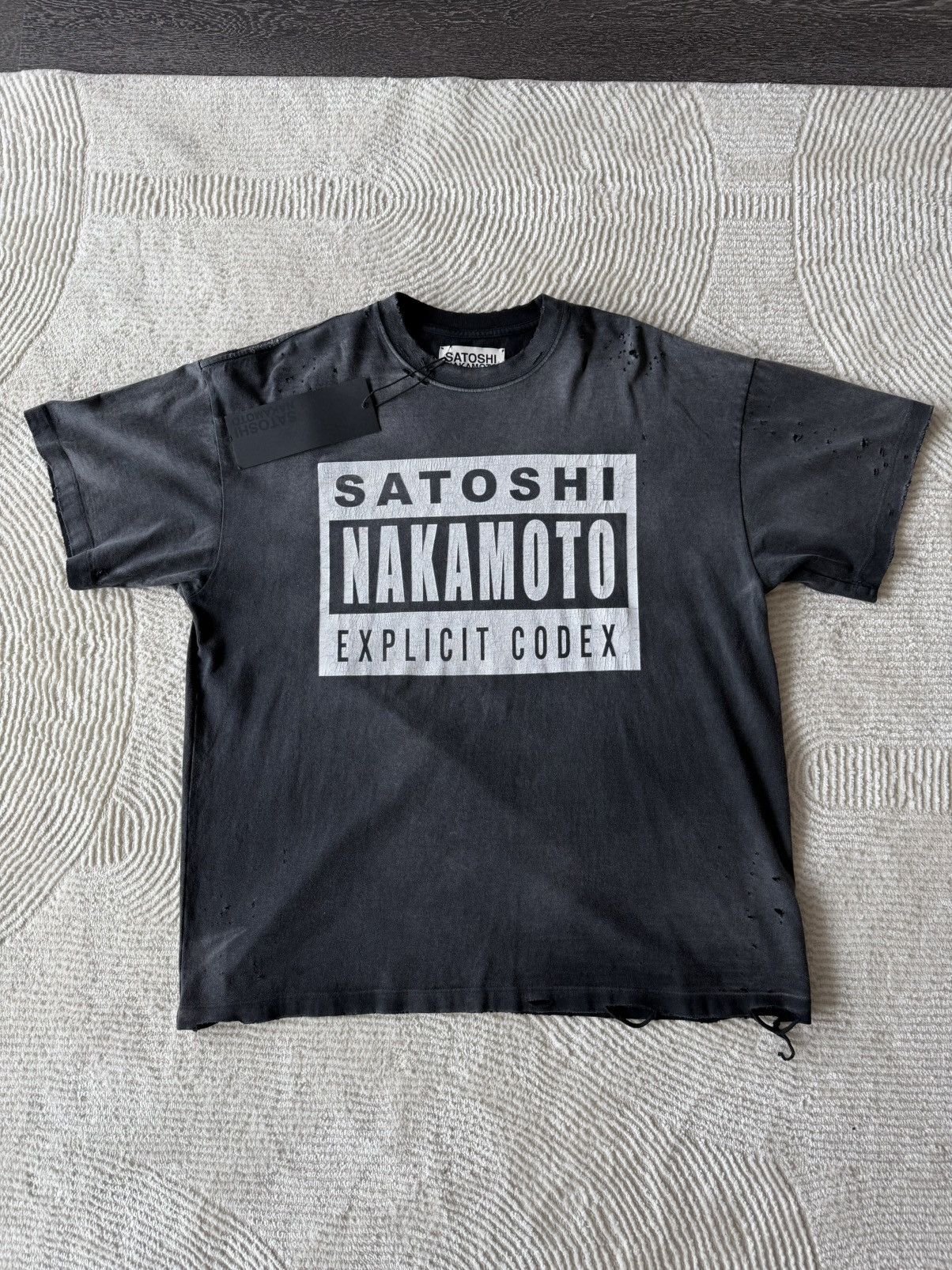 Satoshi Nakamoto Satoshi Nakamoto Distressed Short Sleeve Pullover Size US XL / EU 56 / 4 - 1 Thumbnail